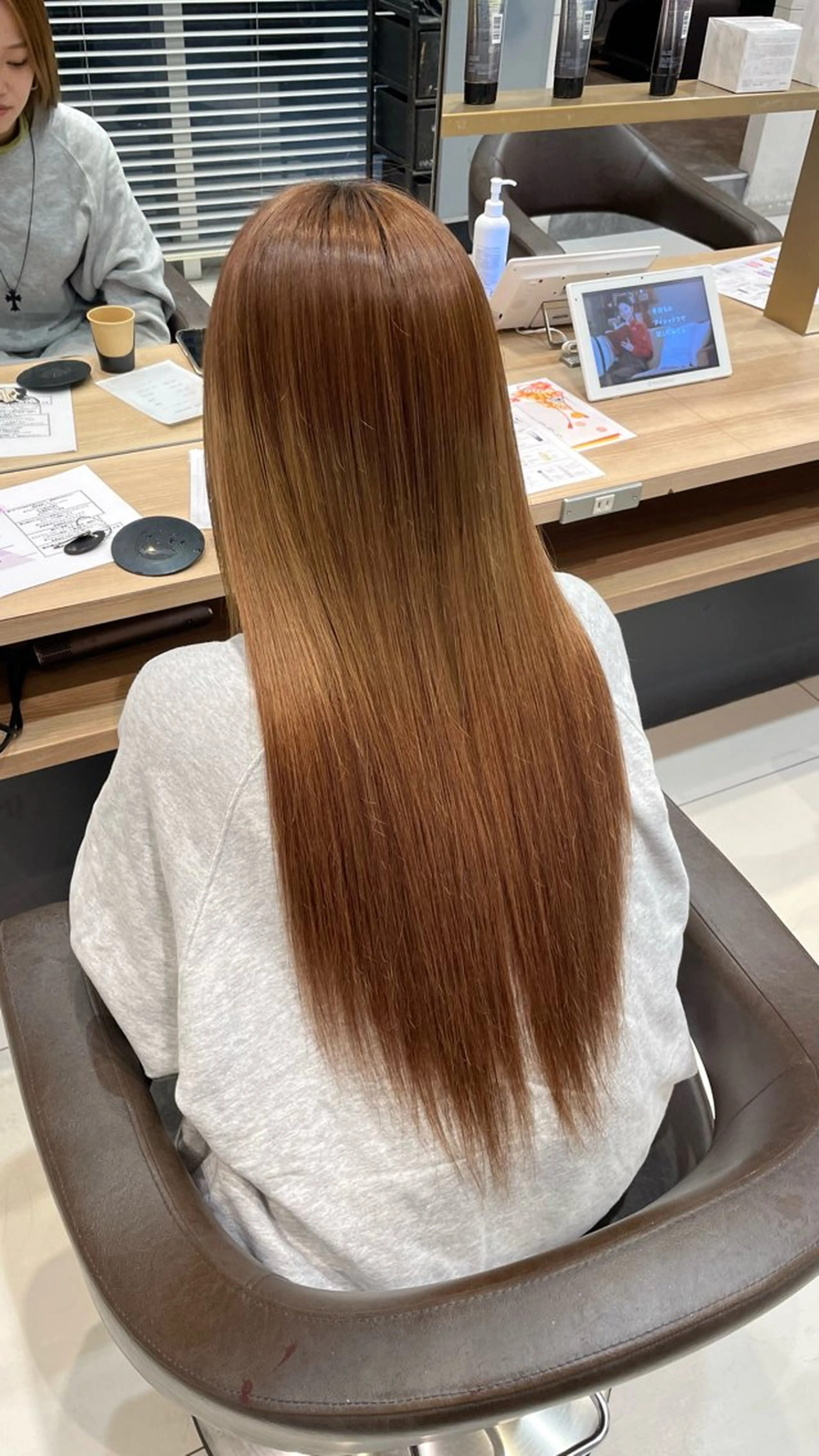 ロング エクステ Earth  Authentic 草津エイスクエア店所属・苗村 梨愛のヘアスタイル