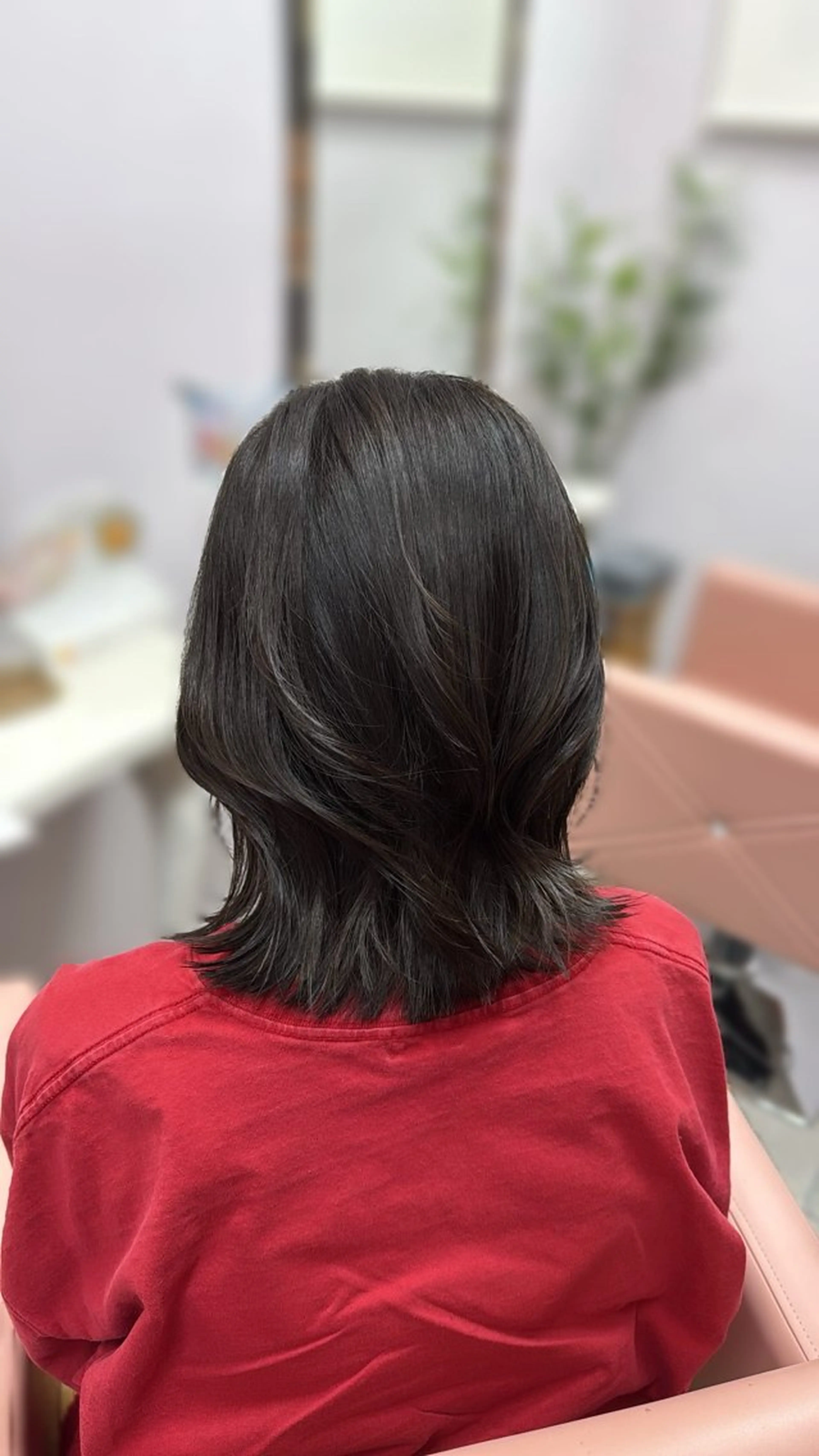 ミディアム レイヤーカット カット トリートメント Sakura .のヘアスタイル