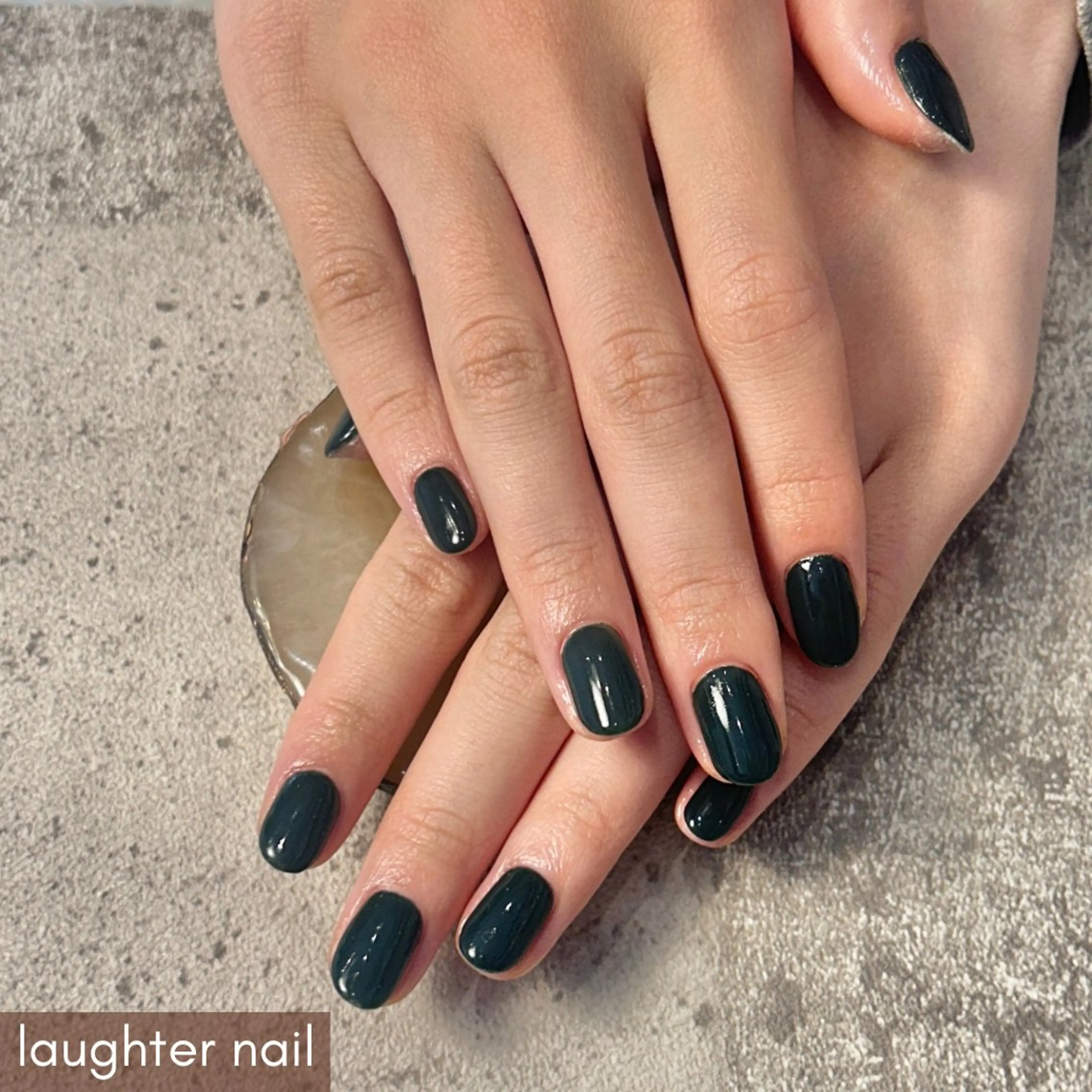 ネイル アートネイル 長さ出し ジェルネイル グリーン 持ち込み ハンドネイル laughter nailのネイルデザイン