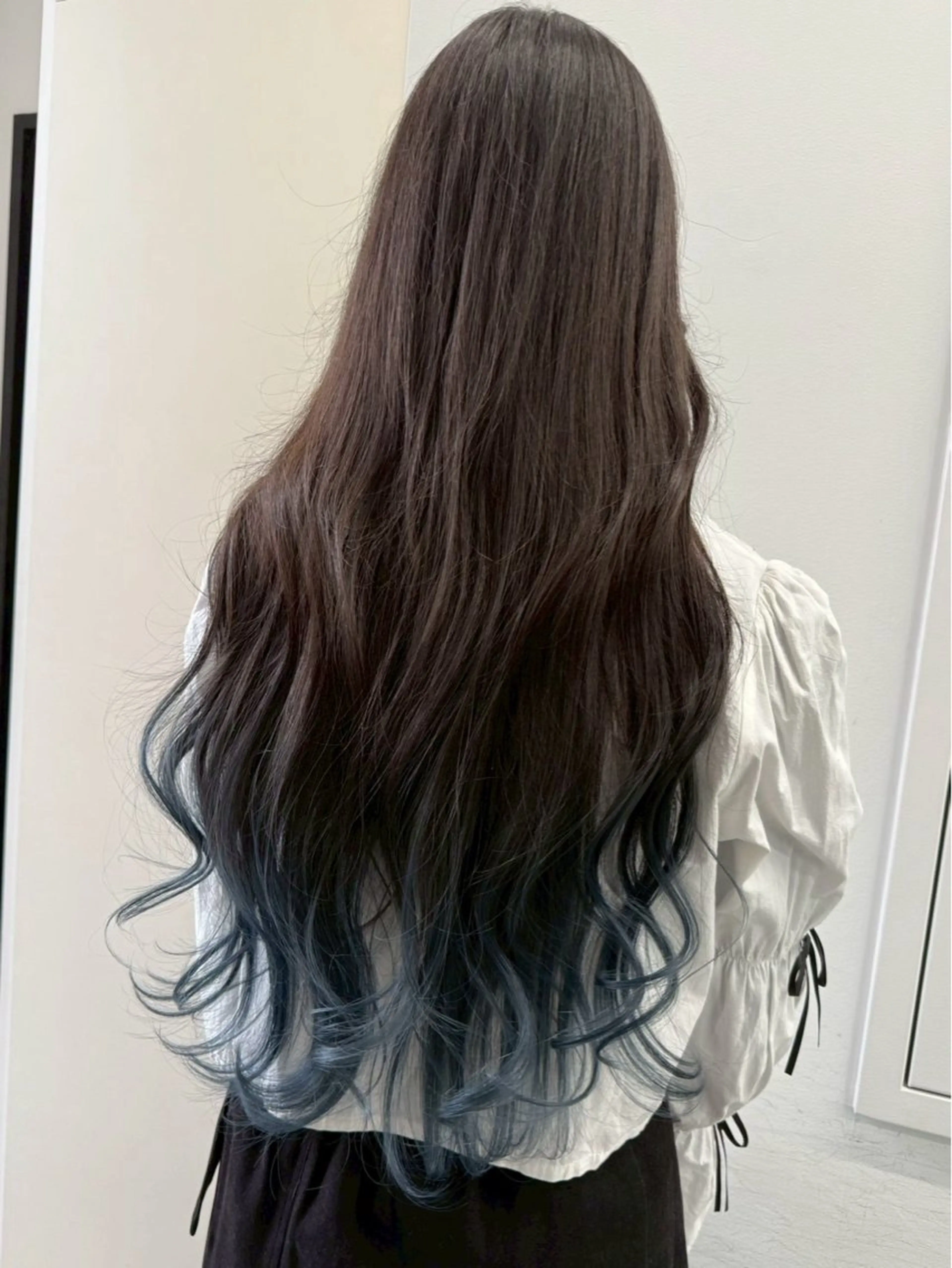 ロング カラー Opus by amble luxe所属・Iwana ワンカラーのヘアスタイル