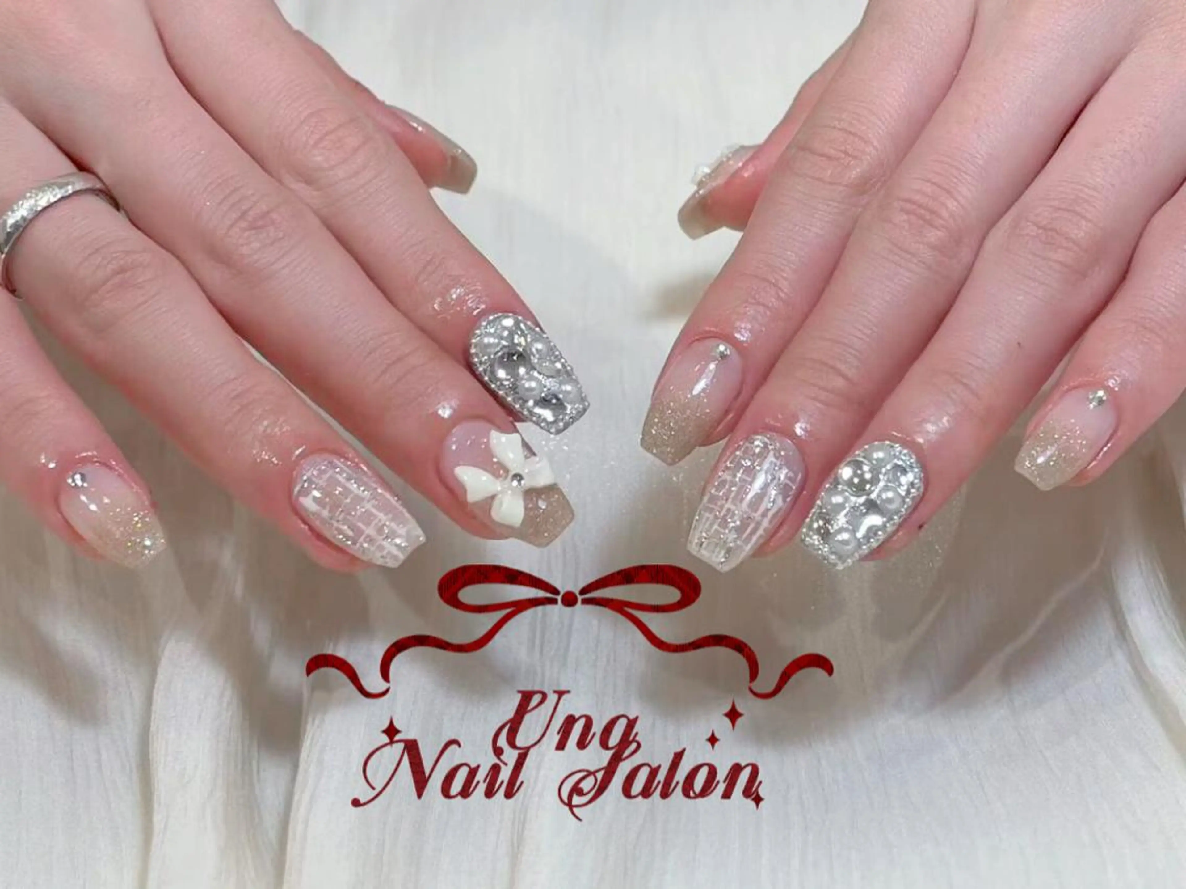 ネイル アートネイル オーロラネイル ガーリー キラキラネイル 韓国ネイル ハンドネイル Una NAILMANAMIのネイルデザイン