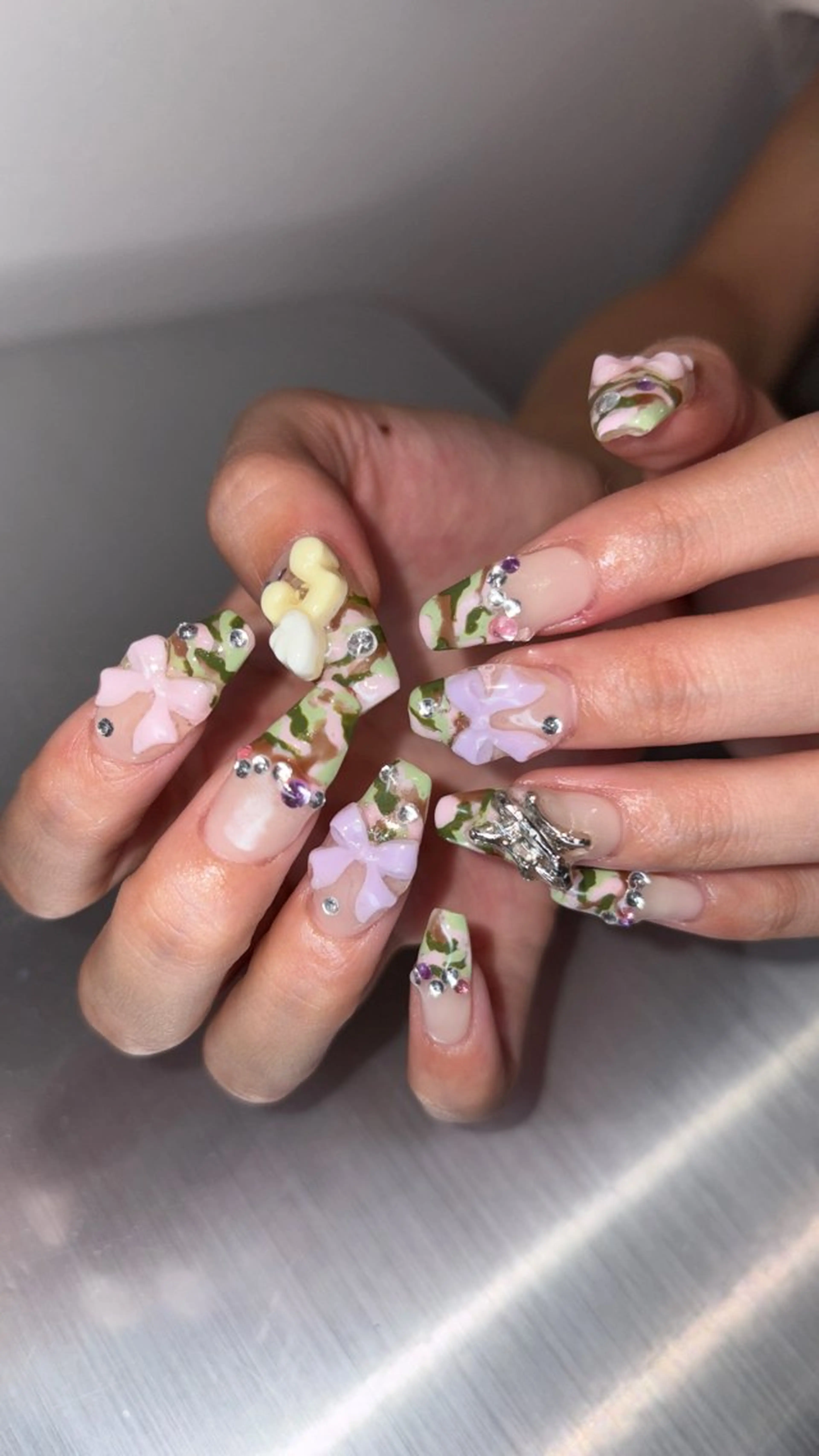 ネイル ハンドネイル 👽個性派ネイル🎀 komachiのマツエク・マツパデザイン