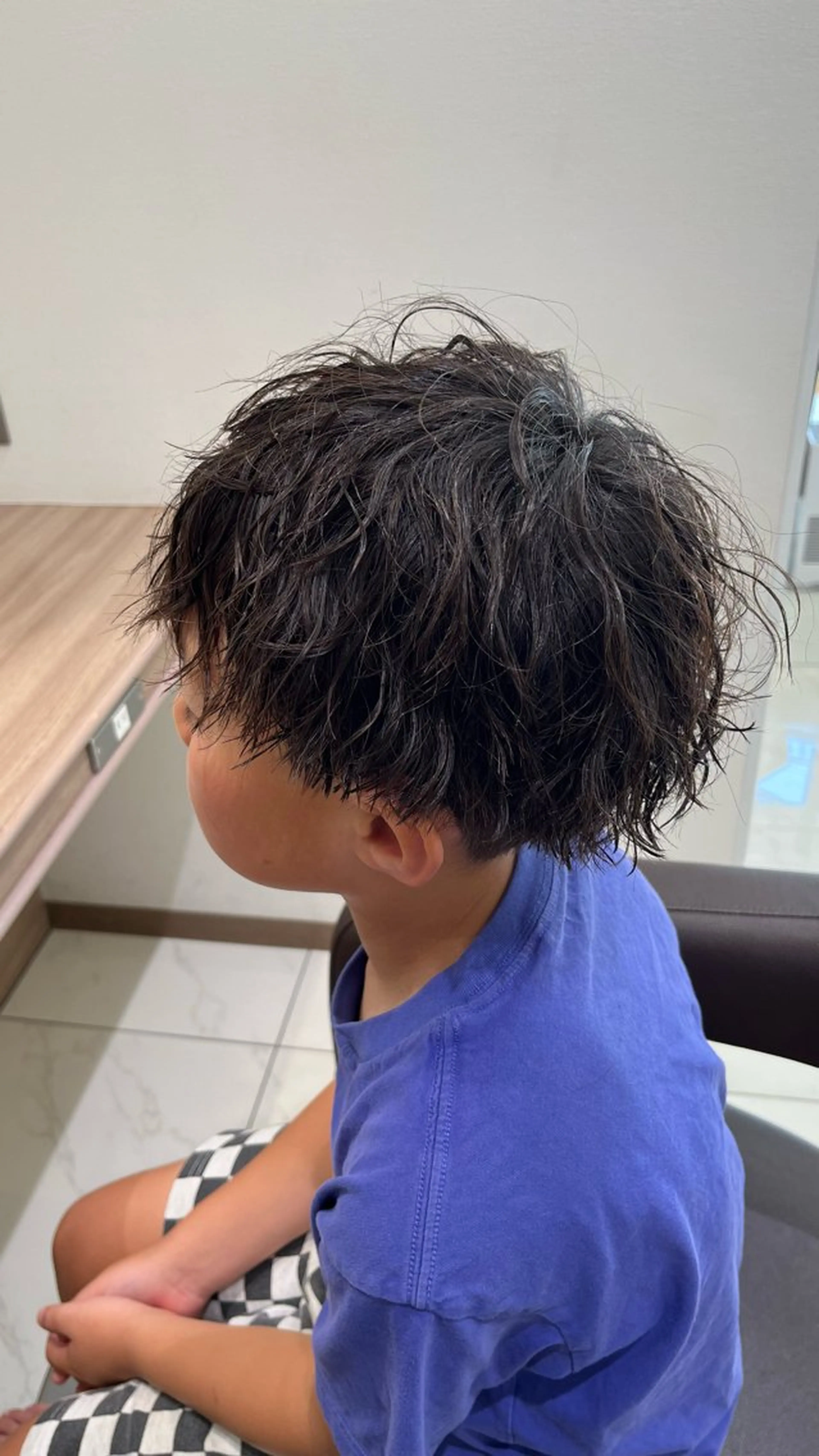 ショート パーマ メンズ メンズブリーチ センターパート フェードカット マッシュ メンズパーマ カット パーマ トリートメント ヘアセット 【メンズパーマ✨️ フェザーパーマ】岩城のヘアスタイル