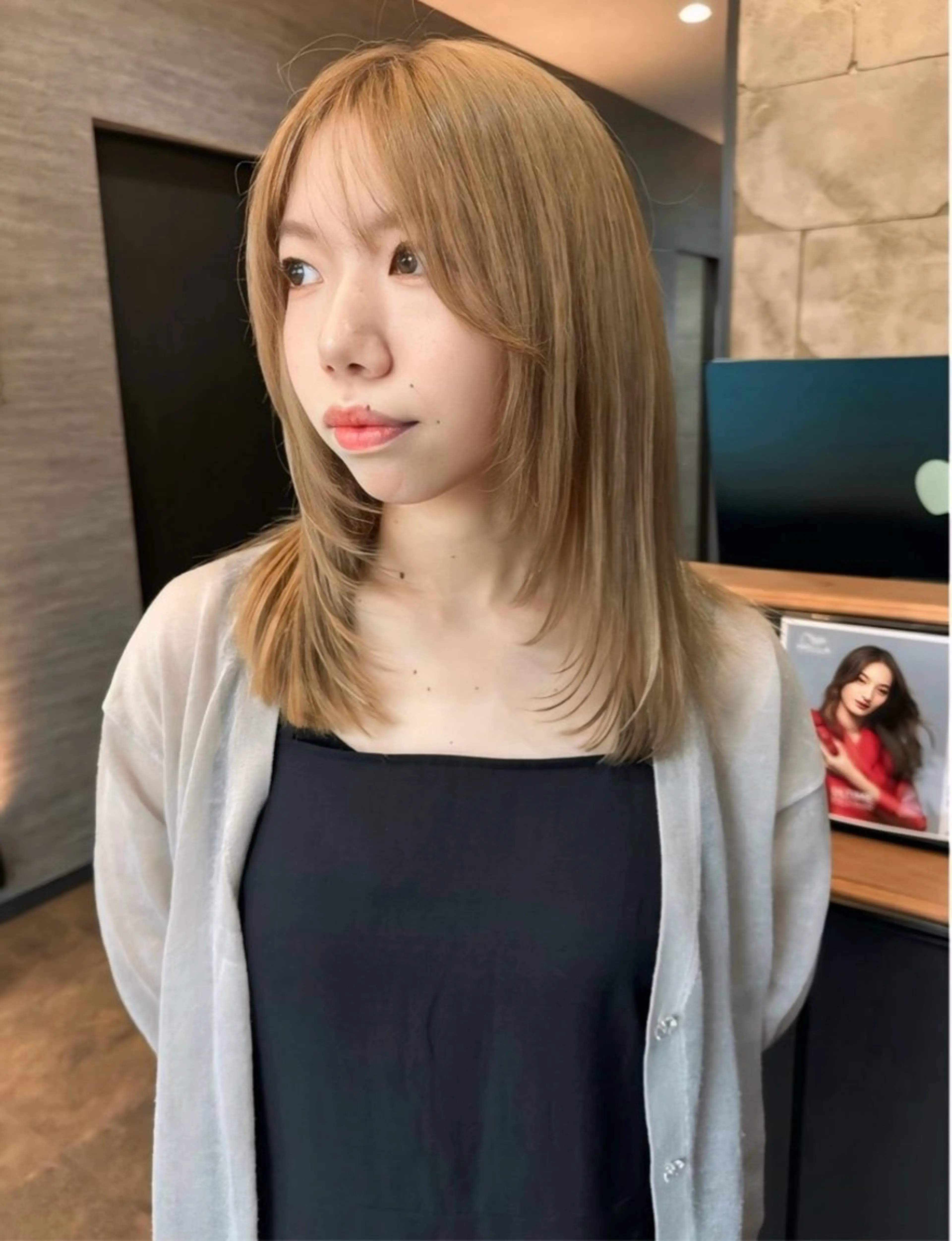 ミディアム 𝑭𝒖𝒌𝒂🩶 モテ髪×透明感カラーのヘアスタイル