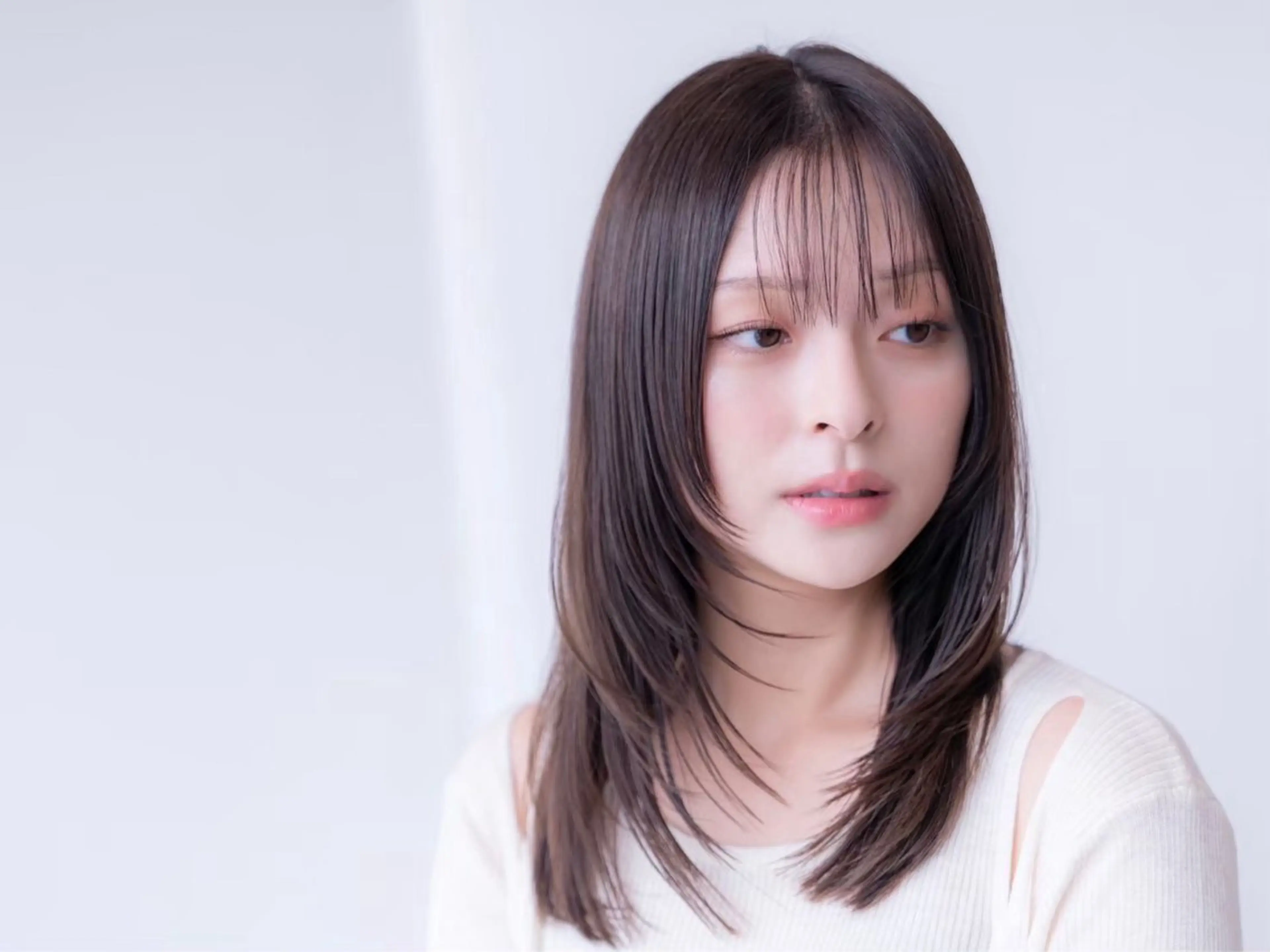 セミロング レイヤーカット カット ブリーチカラー/原宿 /髪質改善/shinのヘアスタイル