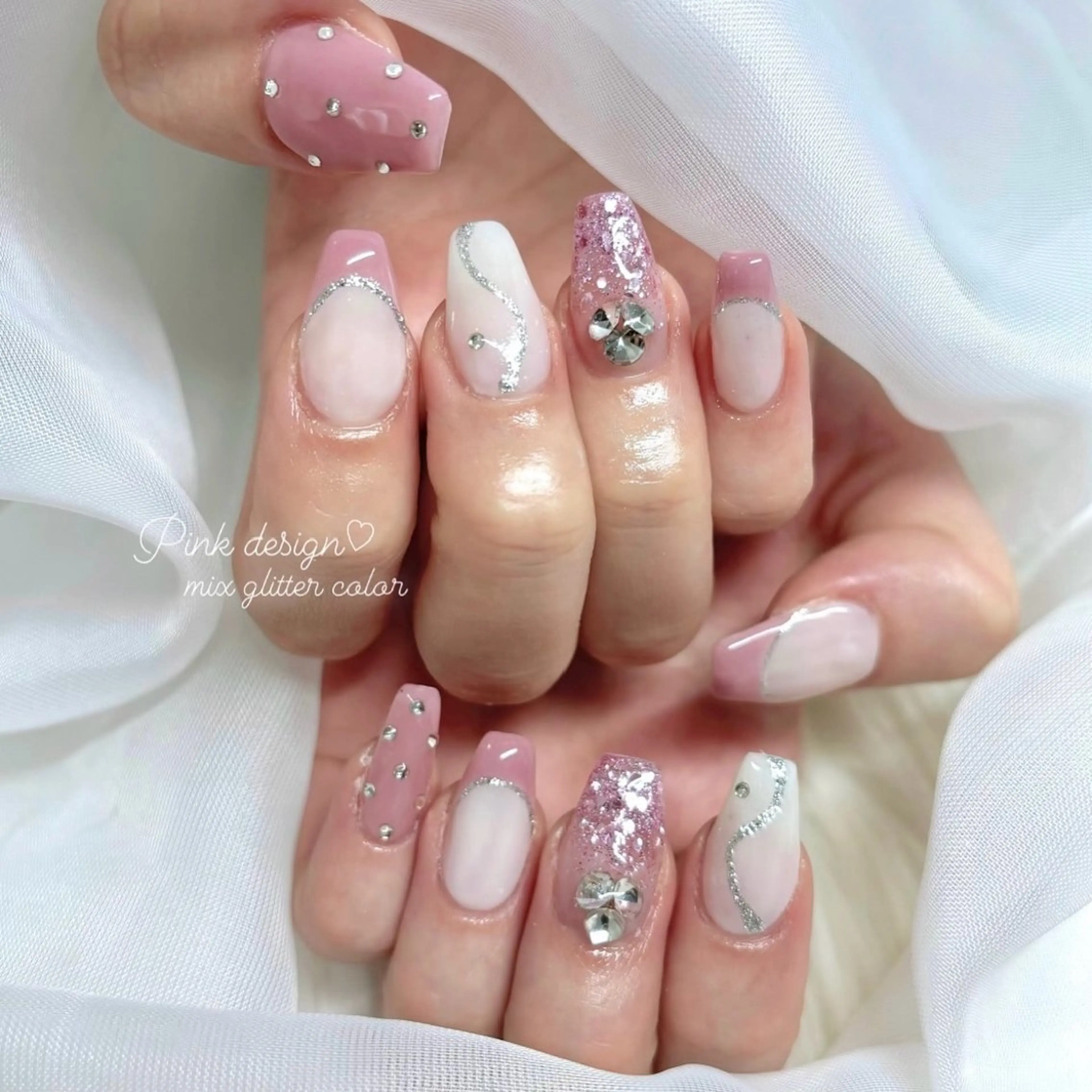 ネイル ハンドネイル Sii nail 🤍SAKIのネイルデザイン
