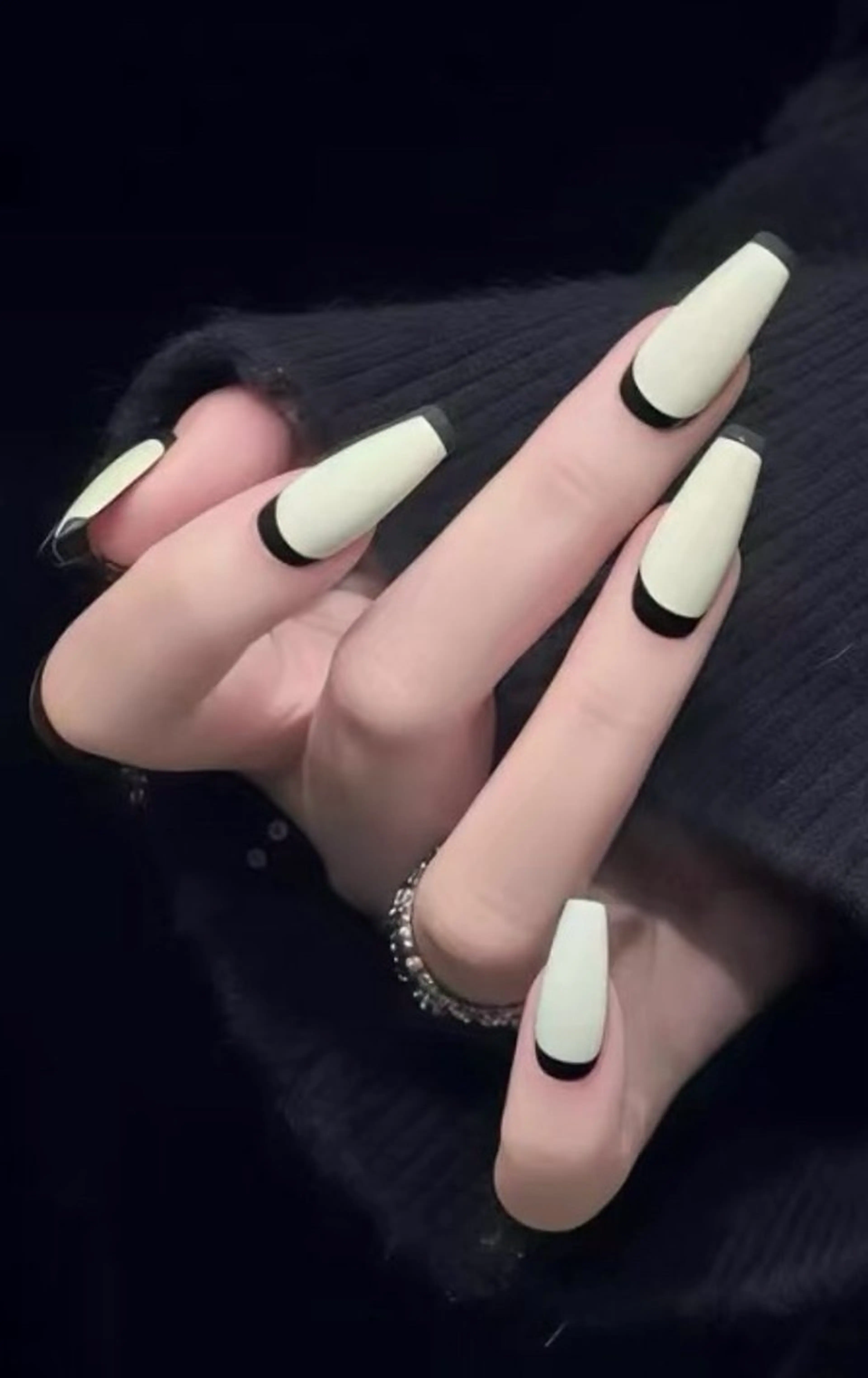 ネイル 高木 維麗絲のネイルデザイン