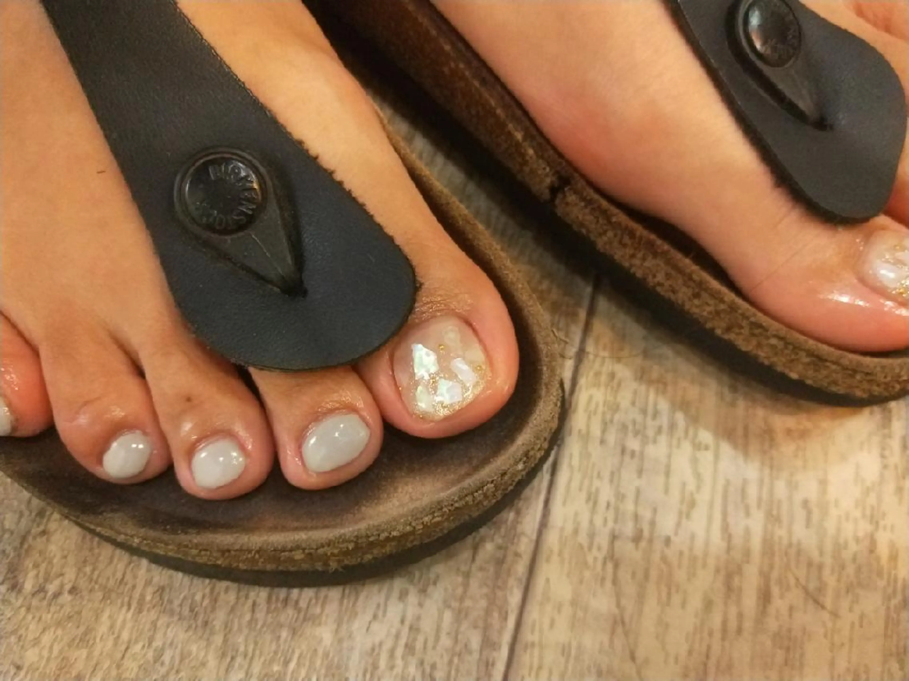 ネイル フットネイル R'well所属・はばすみれ🎀ﾈｲﾙ 光ﾌｪｲｼｬﾙ ﾍｱのネイルデザイン