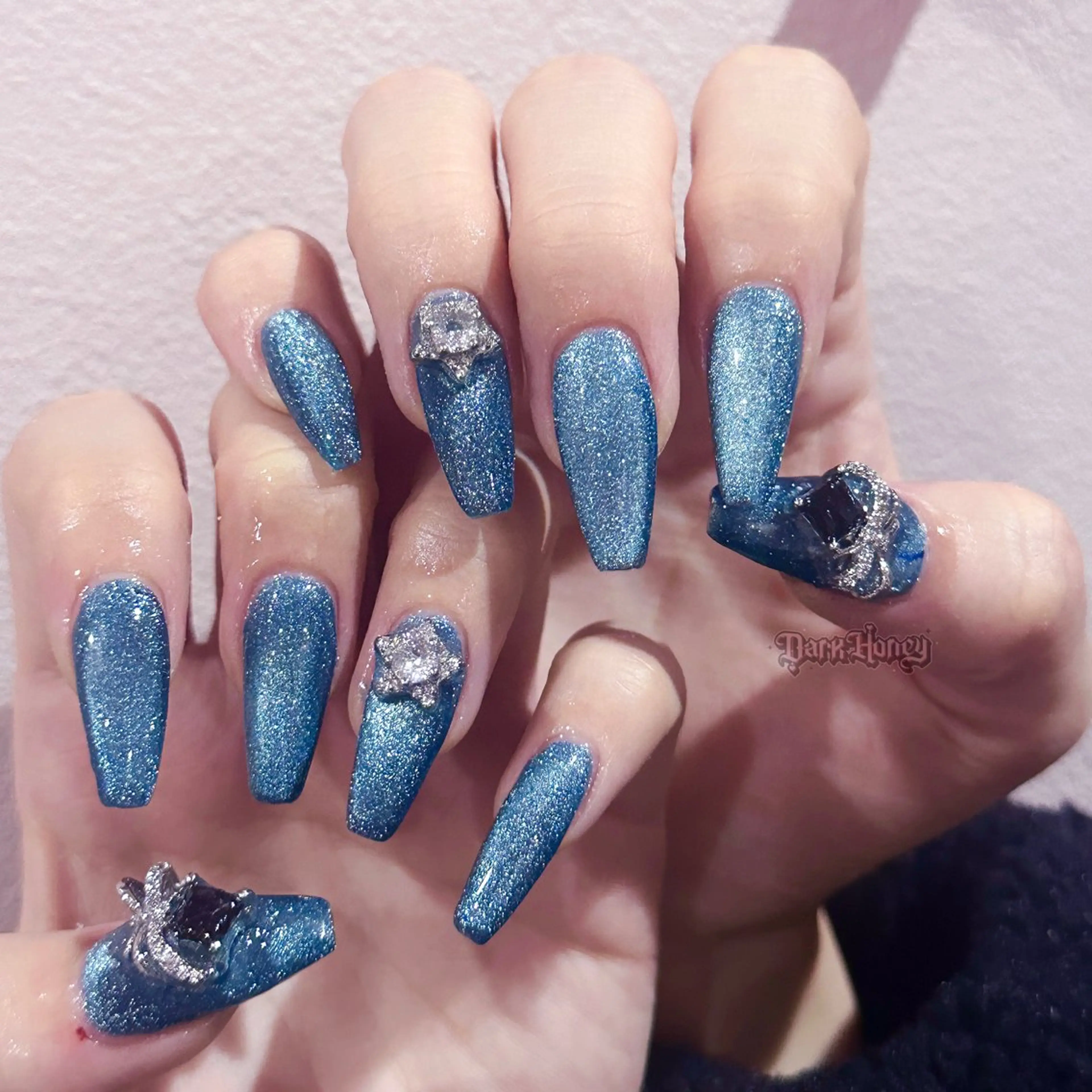 ネイル ハンドネイル Dark honey スカルプ専門原宿店のネイルデザイン