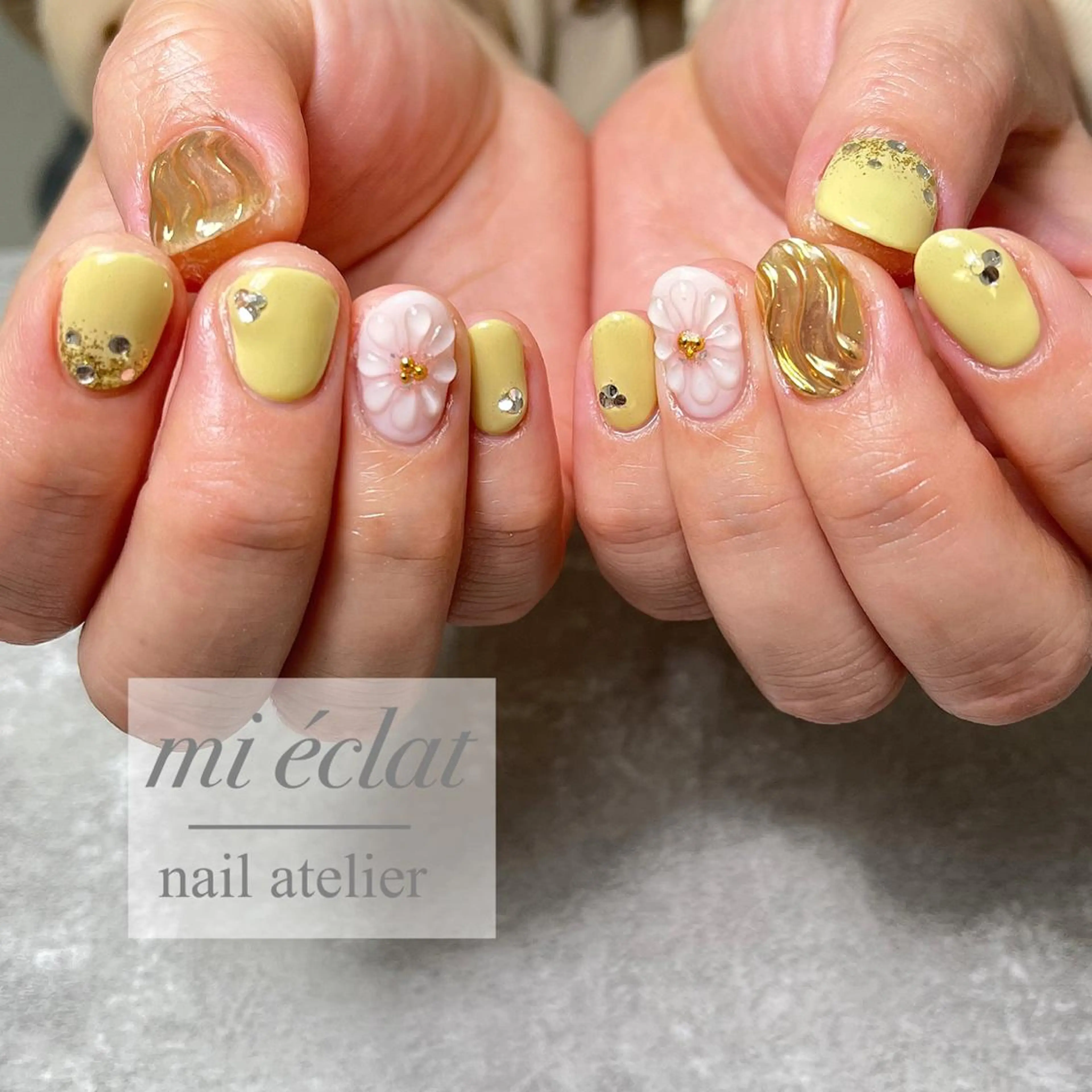 ネイル アートネイル ブラウン 桜ネイル 入学式 フラワーネイル mi éclat ミ エクラのネイルデザイン