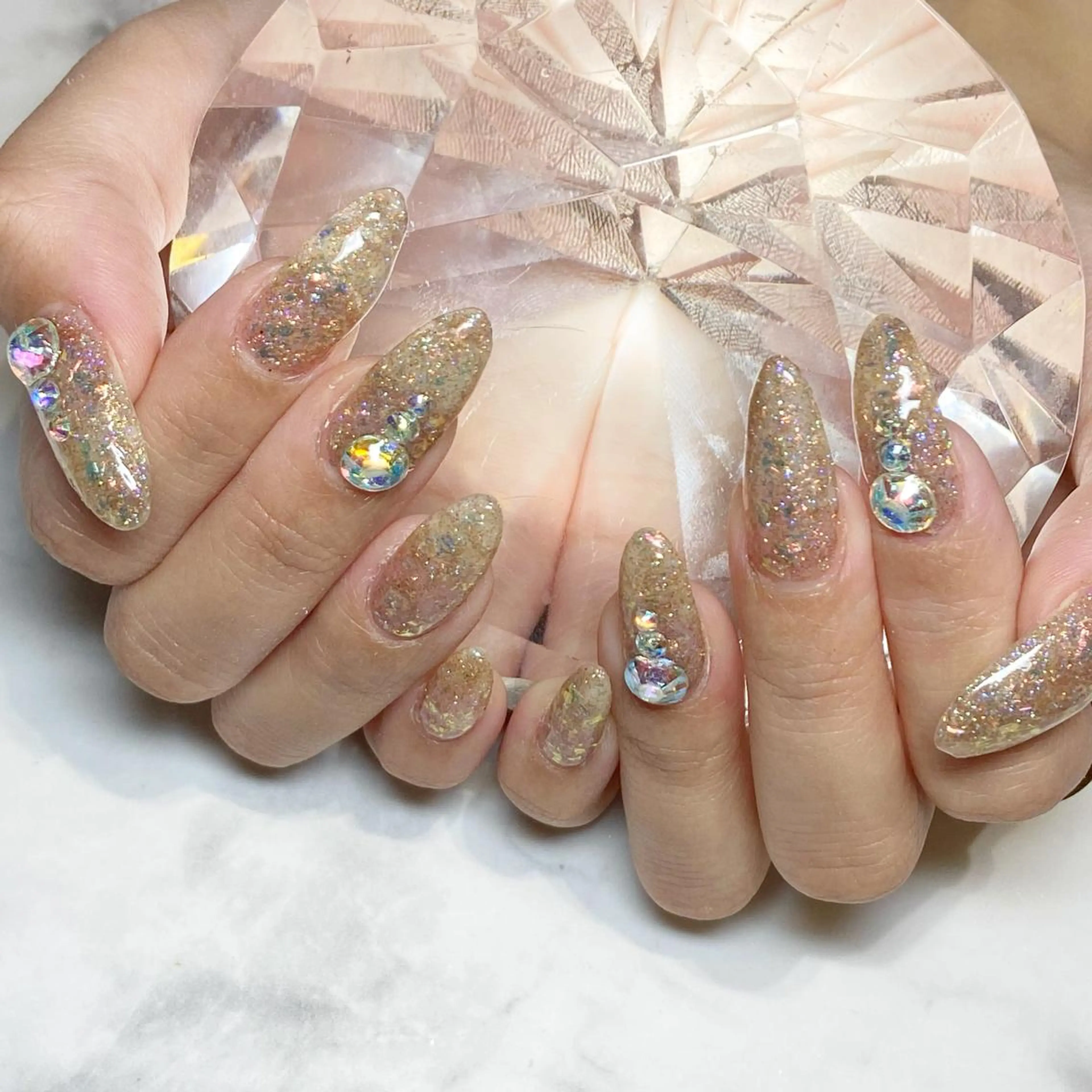 ネイル ロングネイル ストーンネイル YUN 💅のネイルデザイン