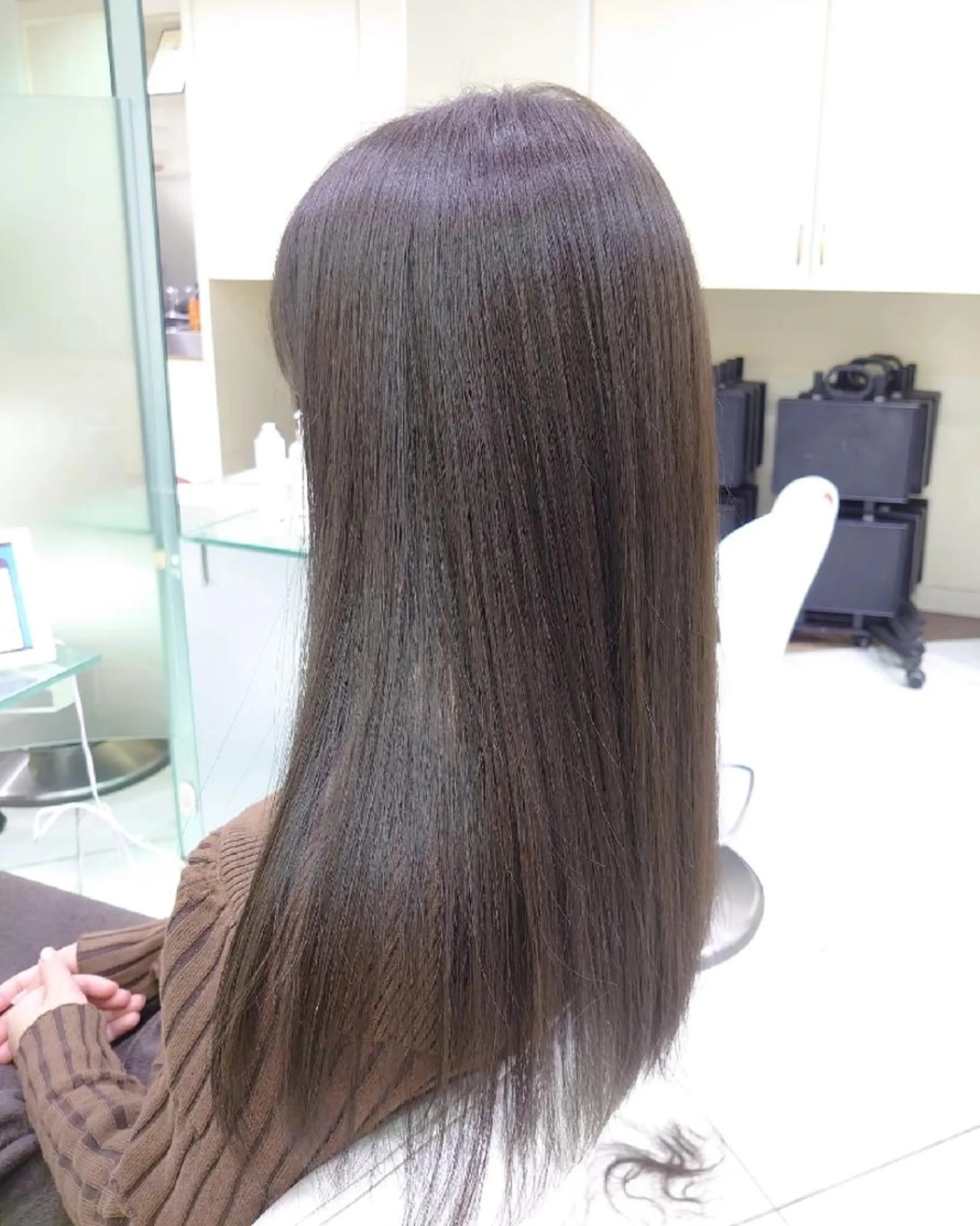 新規限定『カット+艶系透明感暗髪ワンカラー(オリーブ系)+スパシャンプー+トリートメント』¥14960→¥8000の写真