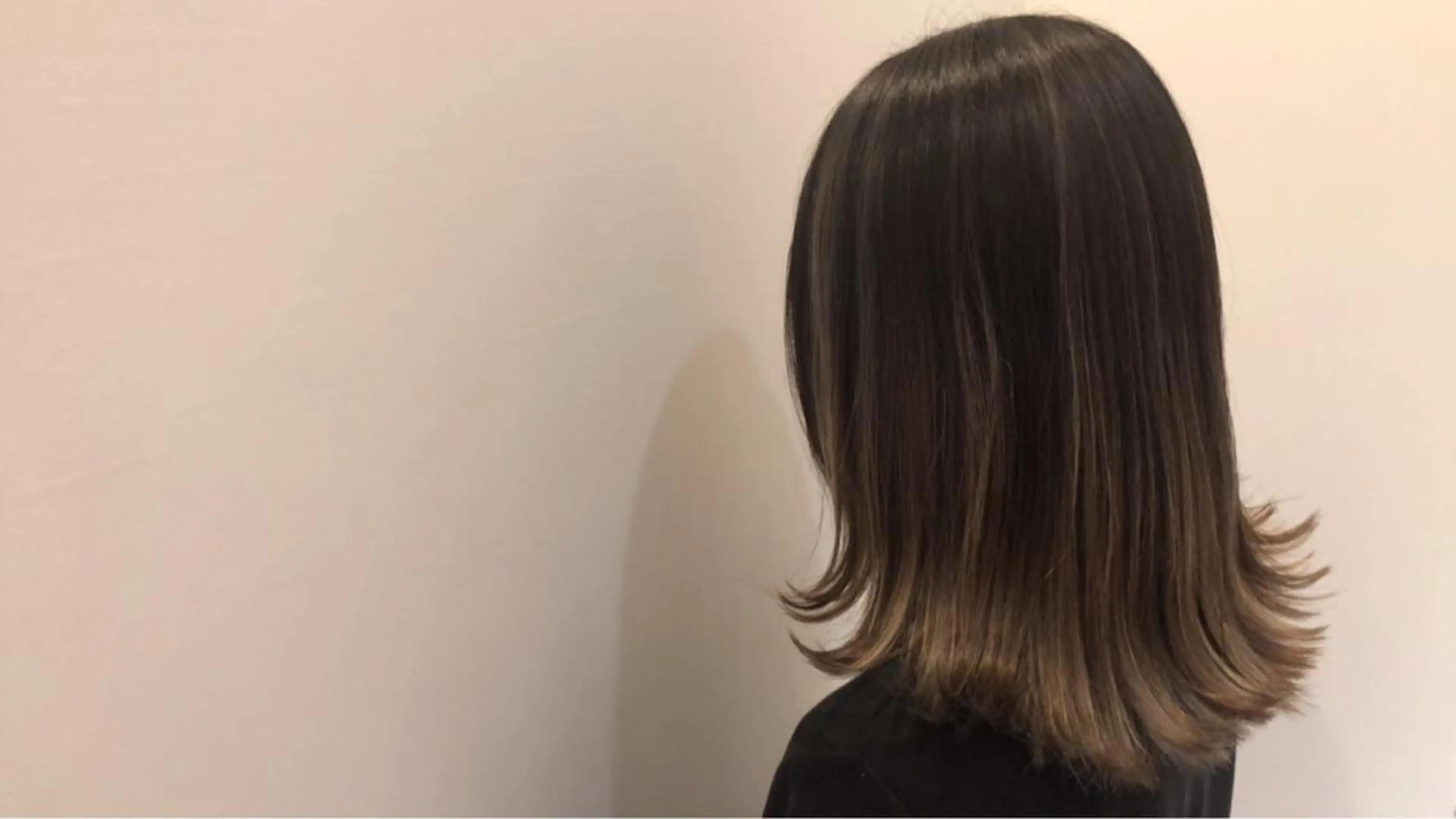 セミロング しもかわ かほのヘアスタイル