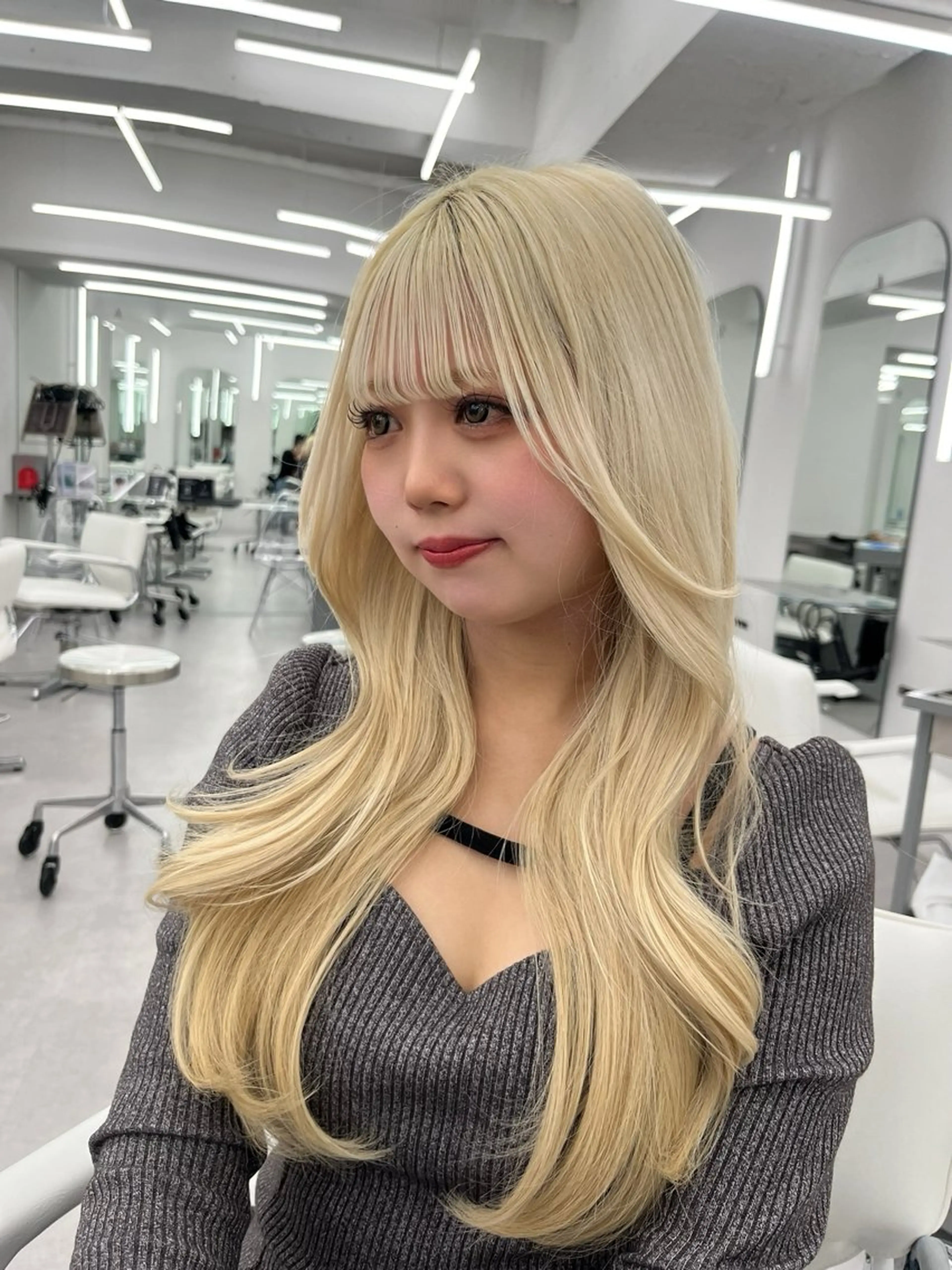 カラー アッシュ ベージュカラー 黒髪 ブリーチ ブルーカラー 透明感カラー✨🩵 韓国ヘアkanatoのヘアスタイル