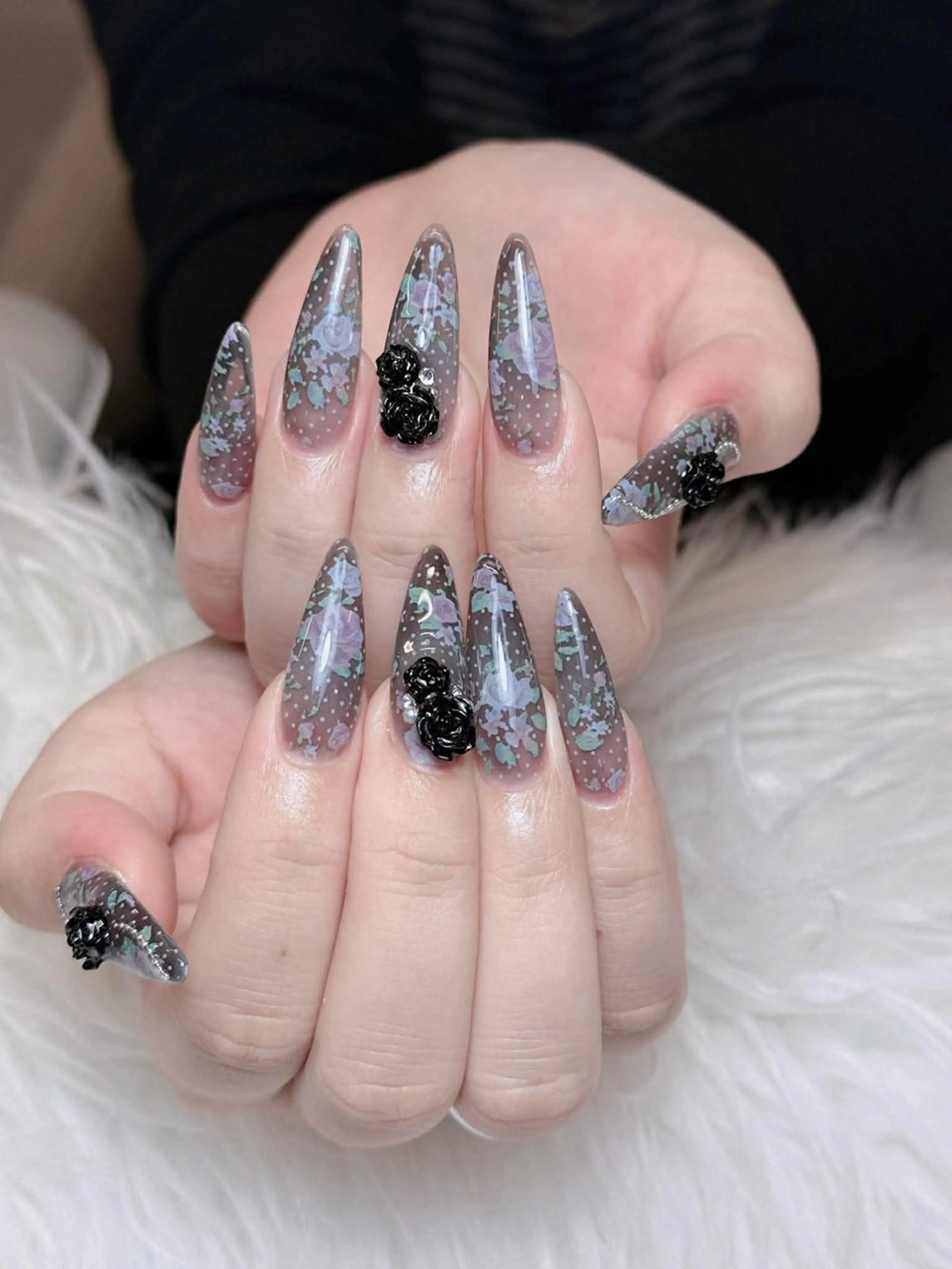 ネイル オーロラネイル チークネイル 長さ出し フレンチネイル グラデーション ハンドネイル Emi Shinokuboのネイルデザイン