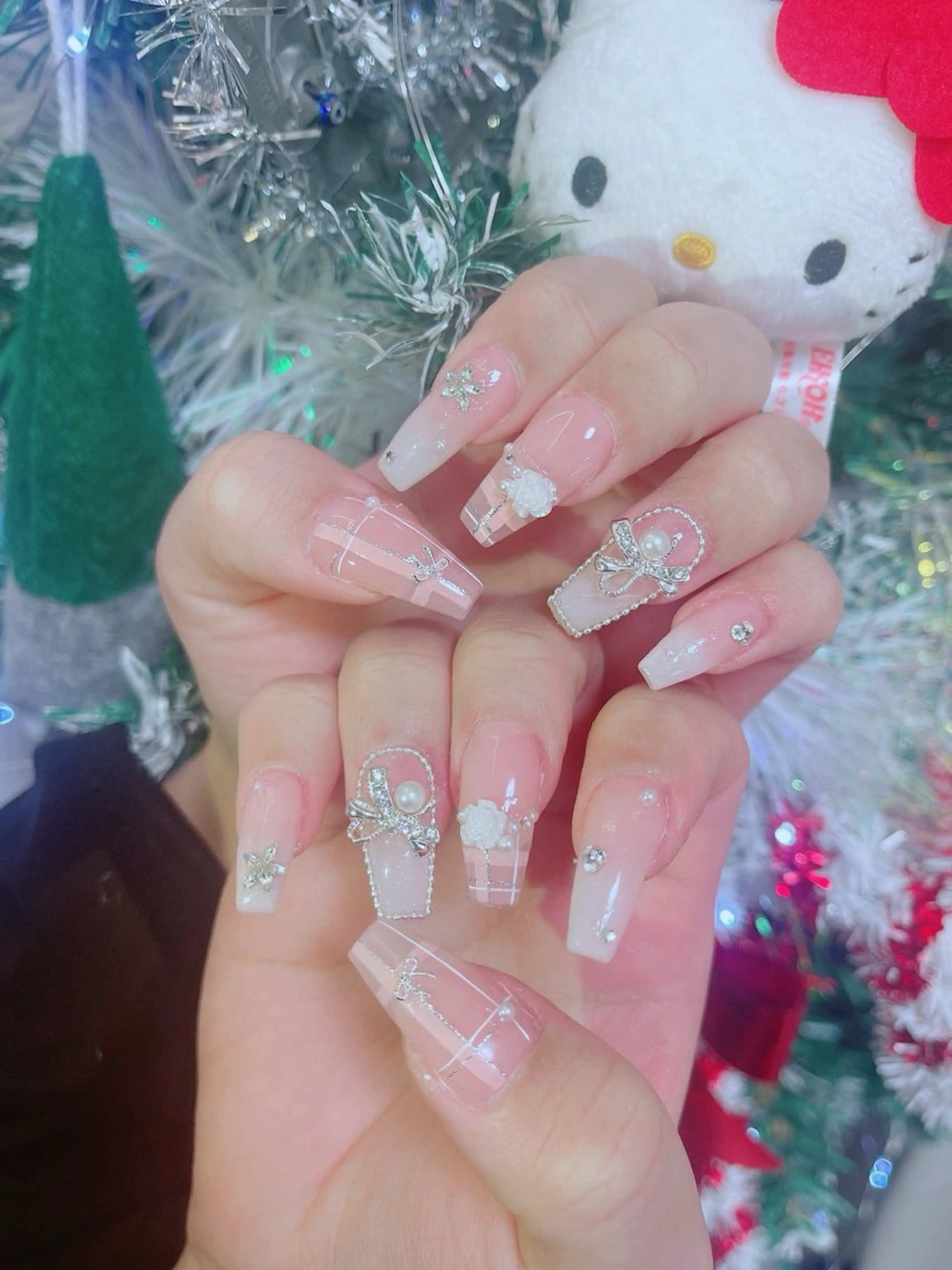 ネイル オーロラネイル クリアネイル フラッシュネイル ジェルネイル グラデーション ハンドネイル Amee Nailsalonのネイルデザイン