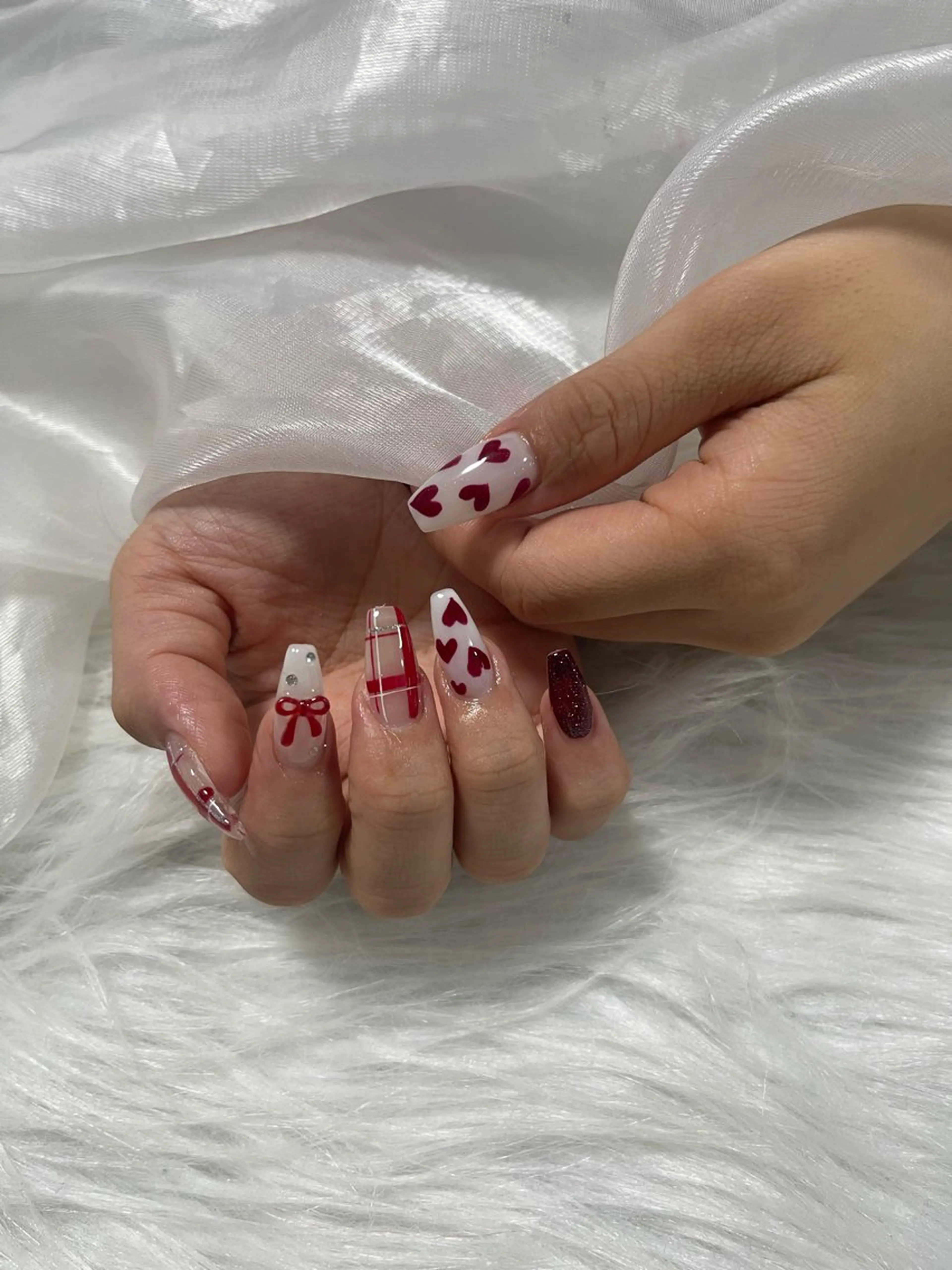 ネイル オーロラネイル クリアネイル フラッシュネイル ジェルネイル グラデーション ハンドネイル Amee Nailsalonのネイルデザイン