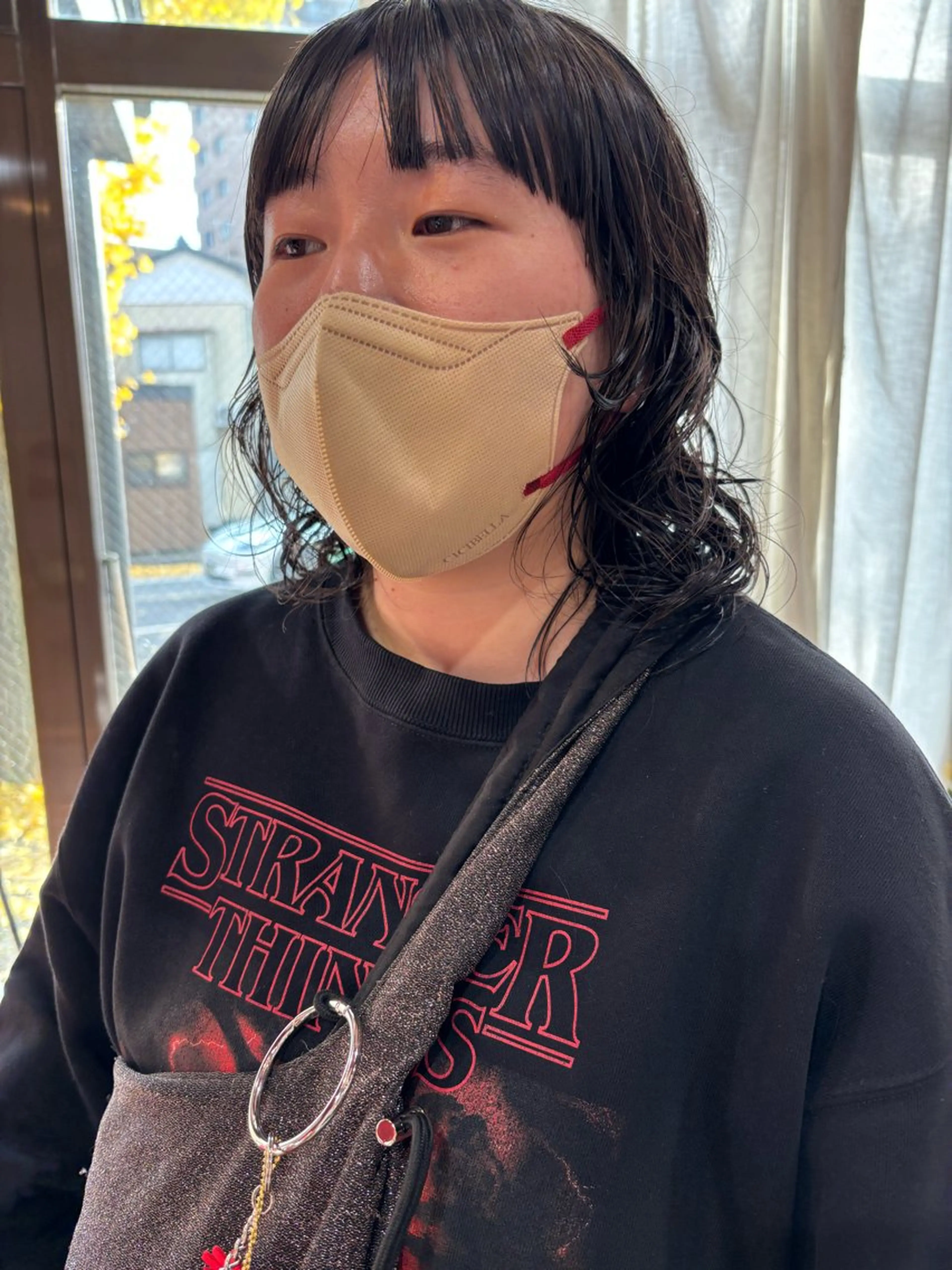 ミディアム パーマ 小日向 沙織のヘアスタイル