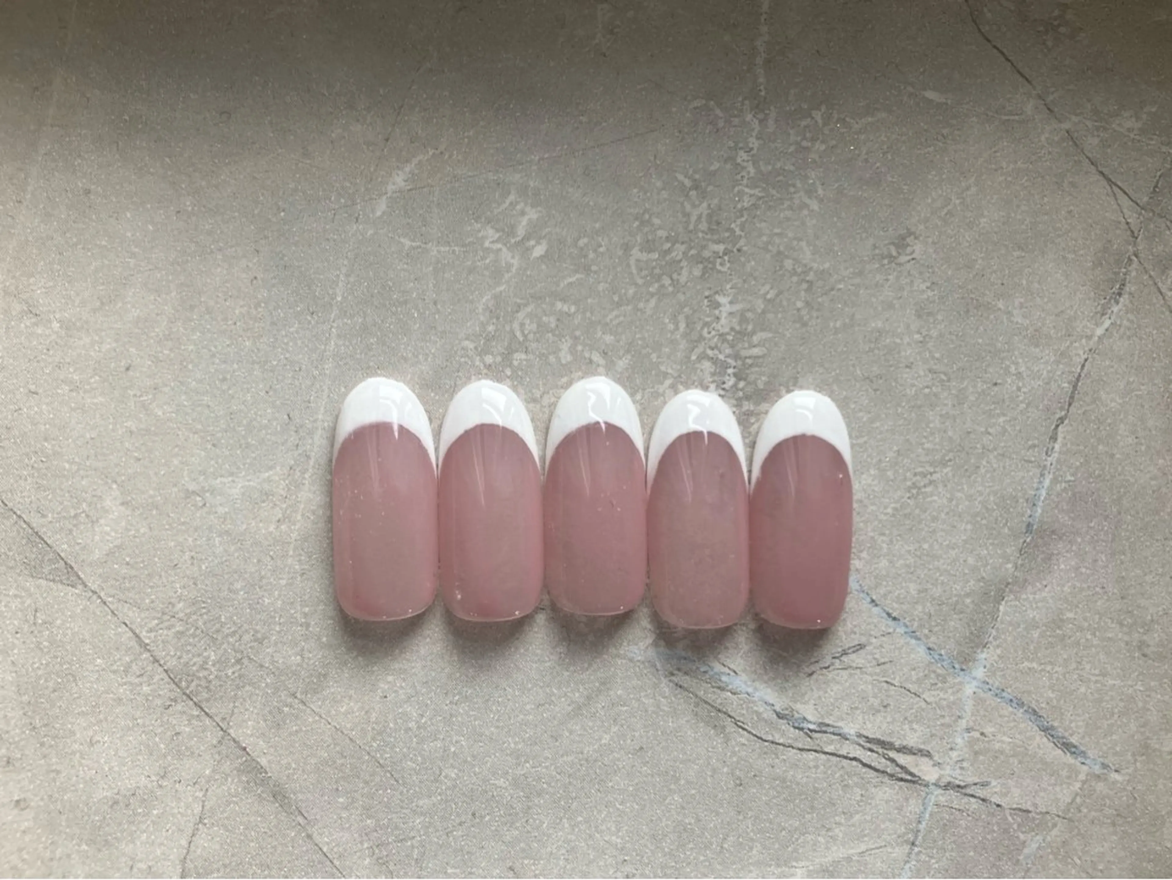 ベースカラー＋フレンチ　オフなしの写真