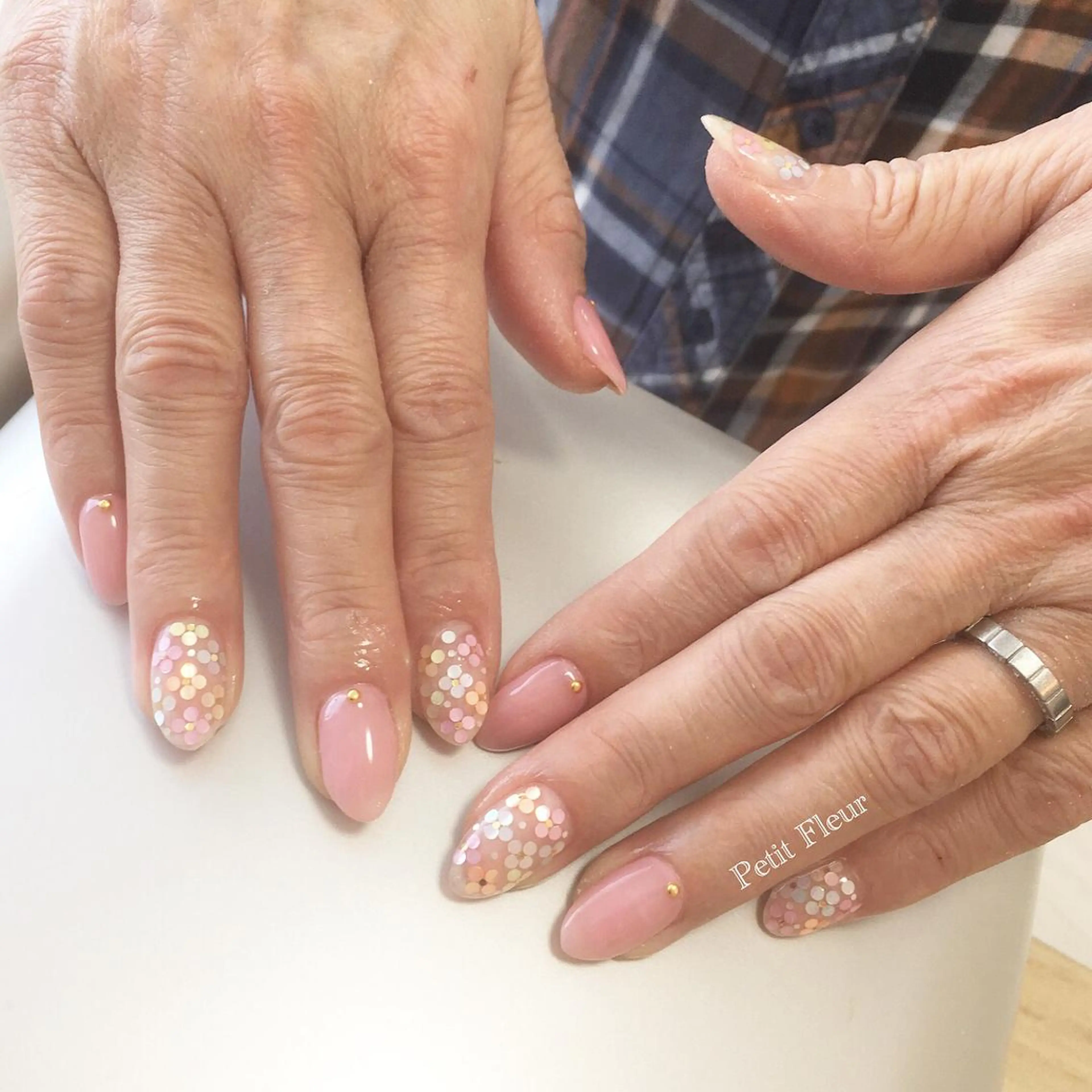 ネイル アートネイル クリアネイル ホログラムネイル 春ネイル Petit Fleur所属・青柳 亜梨奈のマツエク・マツパデザイン