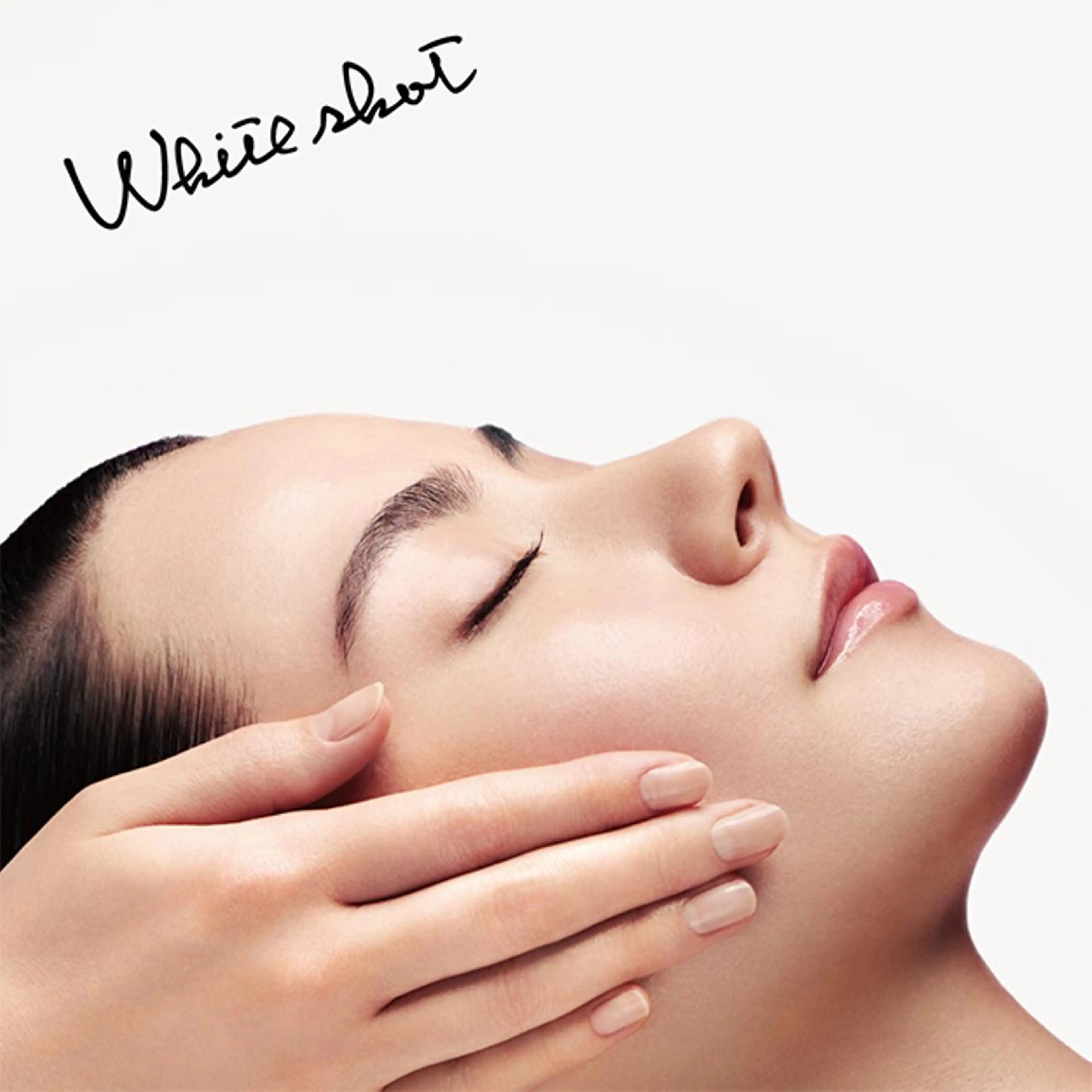 美白集中ケア❣️1度でわかる白さをご体感ください！シミ・ニキビ跡にも！海藻入パックで保湿力も💪(肌診断込)の写真