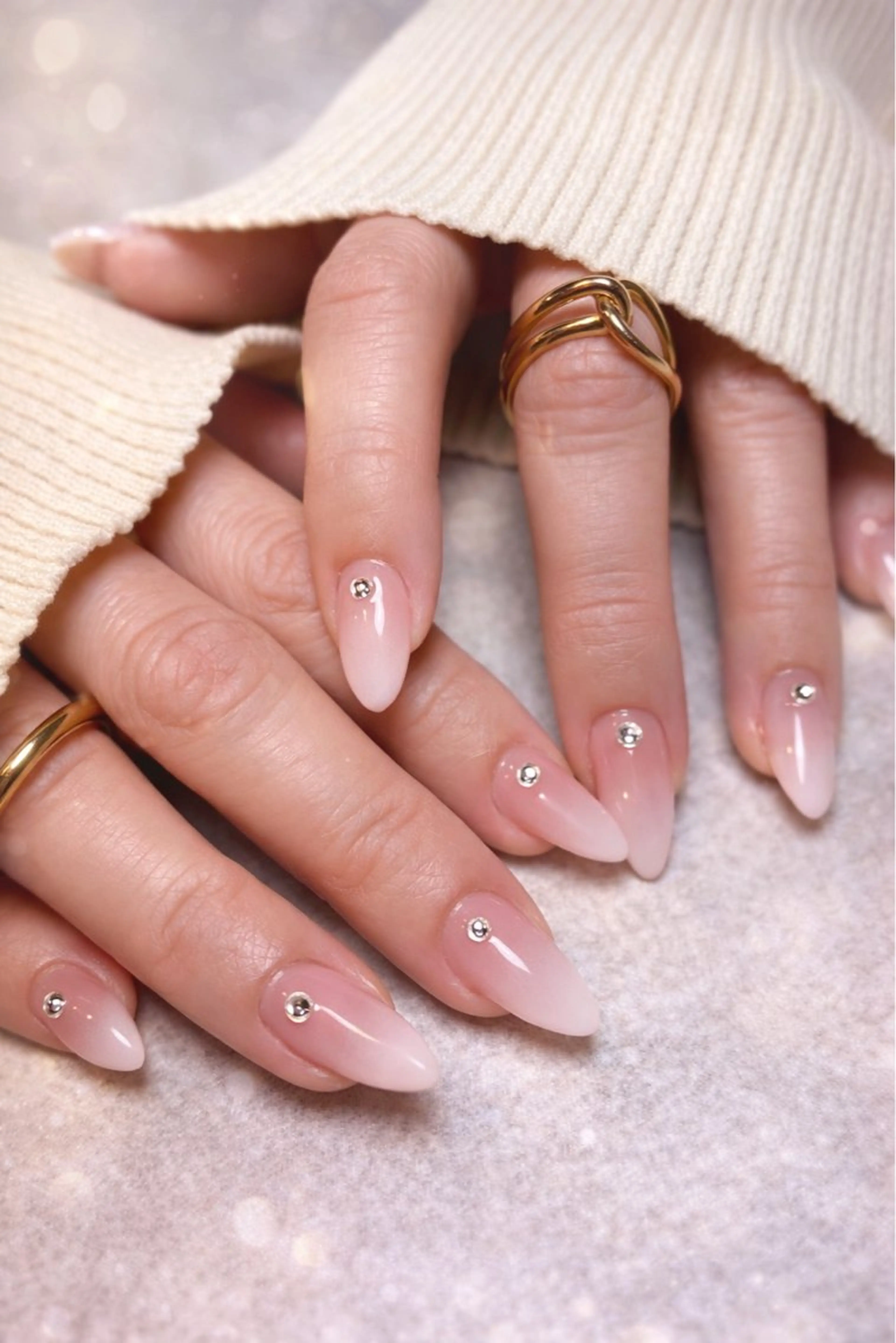 ネイル ストーンネイル ハンドネイル Rien Salon所属・Rien Salonのネイルデザイン