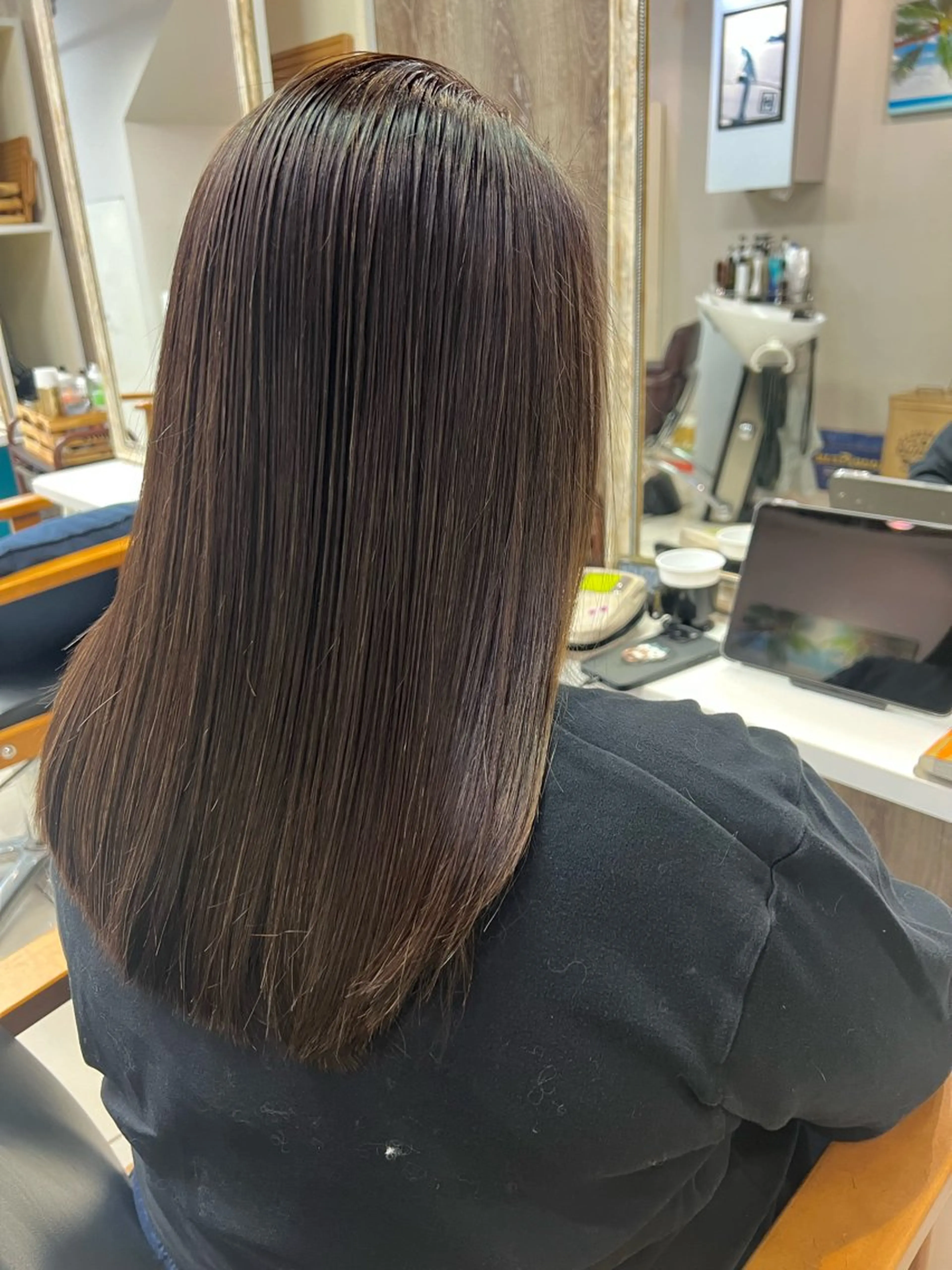 カット＋リッチカラー＋美髪縮毛矯正＋トリートメントの写真