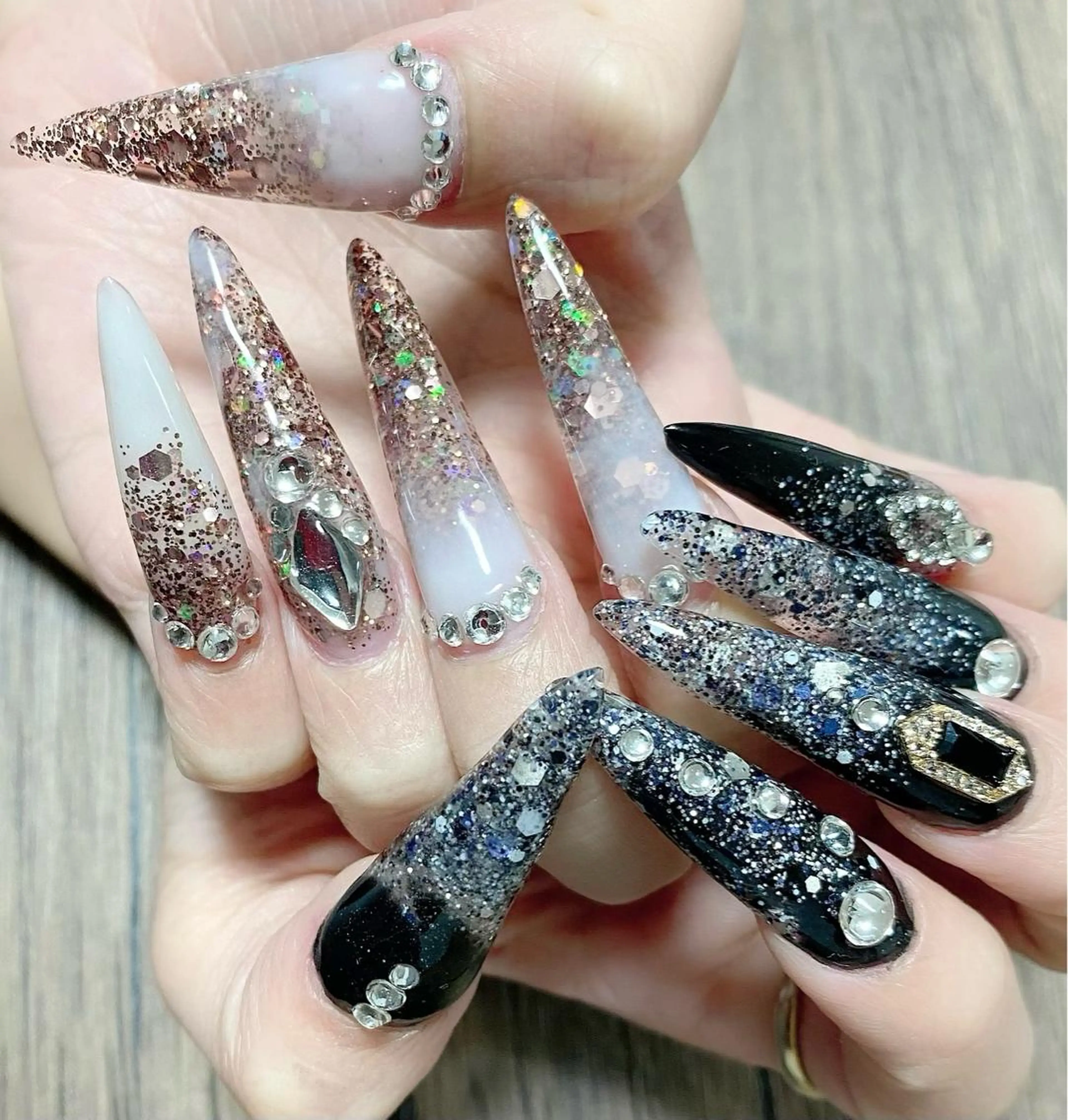 ロング ネイル シェヌネイル JURAのネイルデザイン