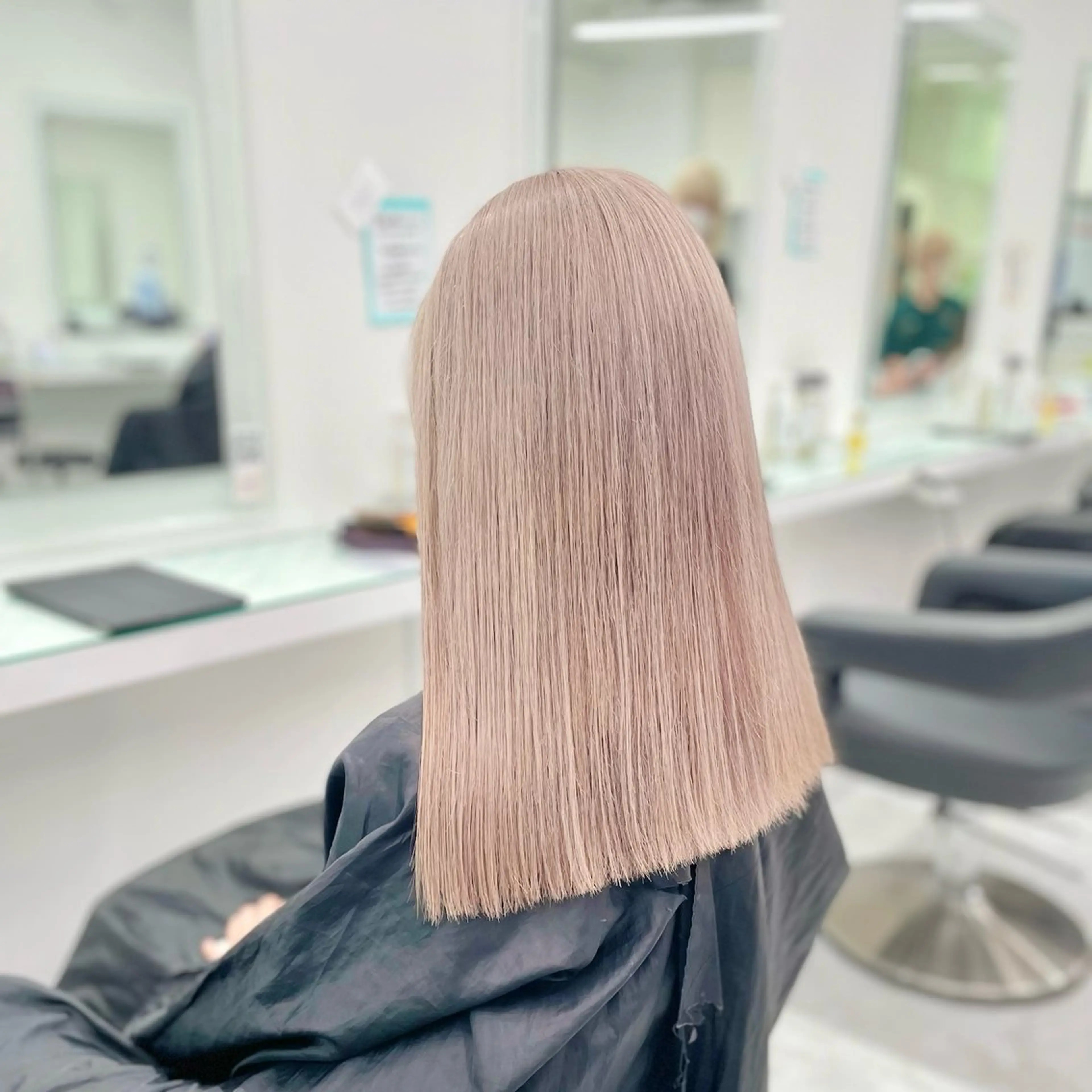 ロング カラー ハイトーン/韓国 レイヤー/るか🎀のヘアスタイル