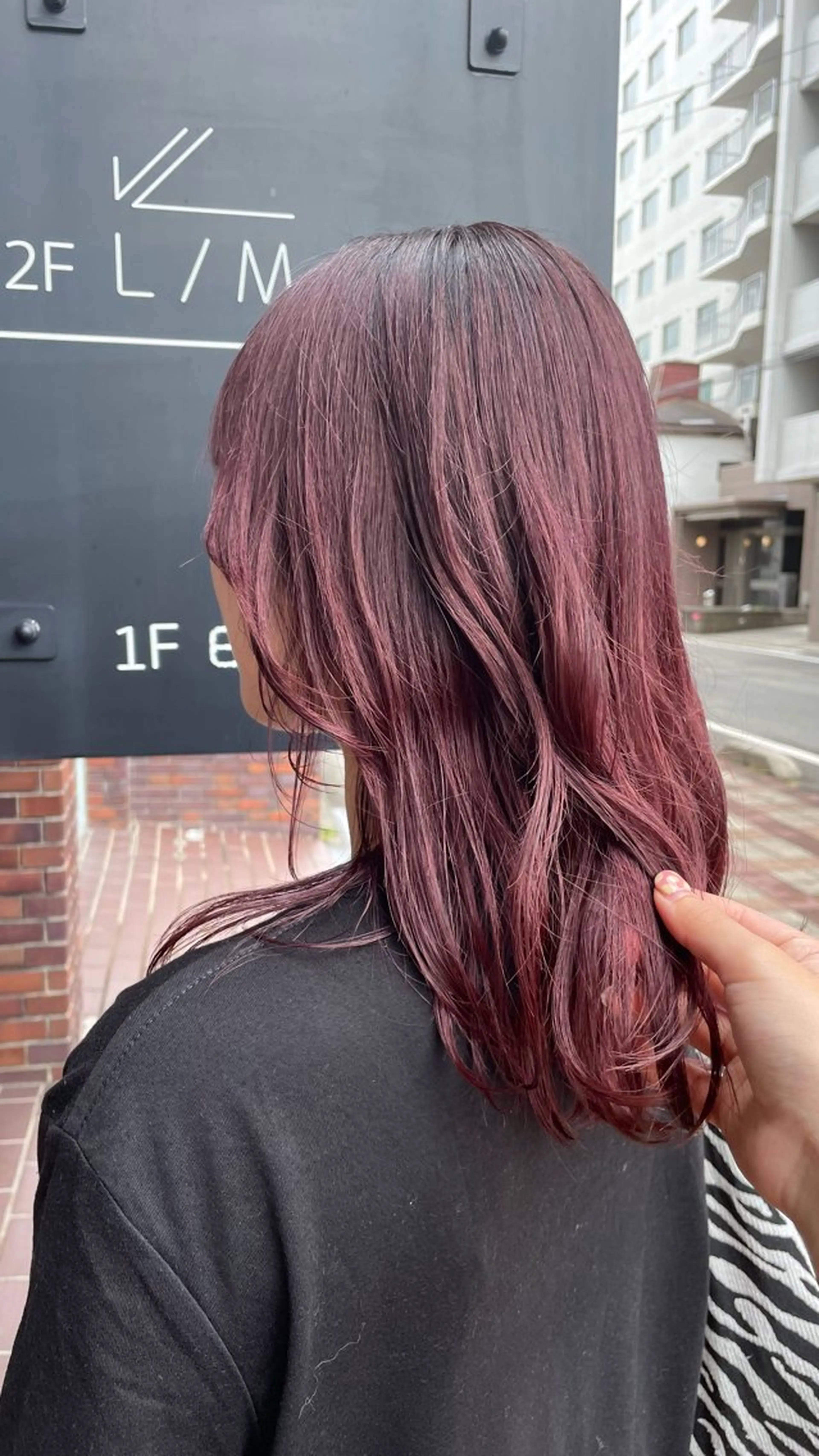 カラー カネコ ノノカのヘアスタイル