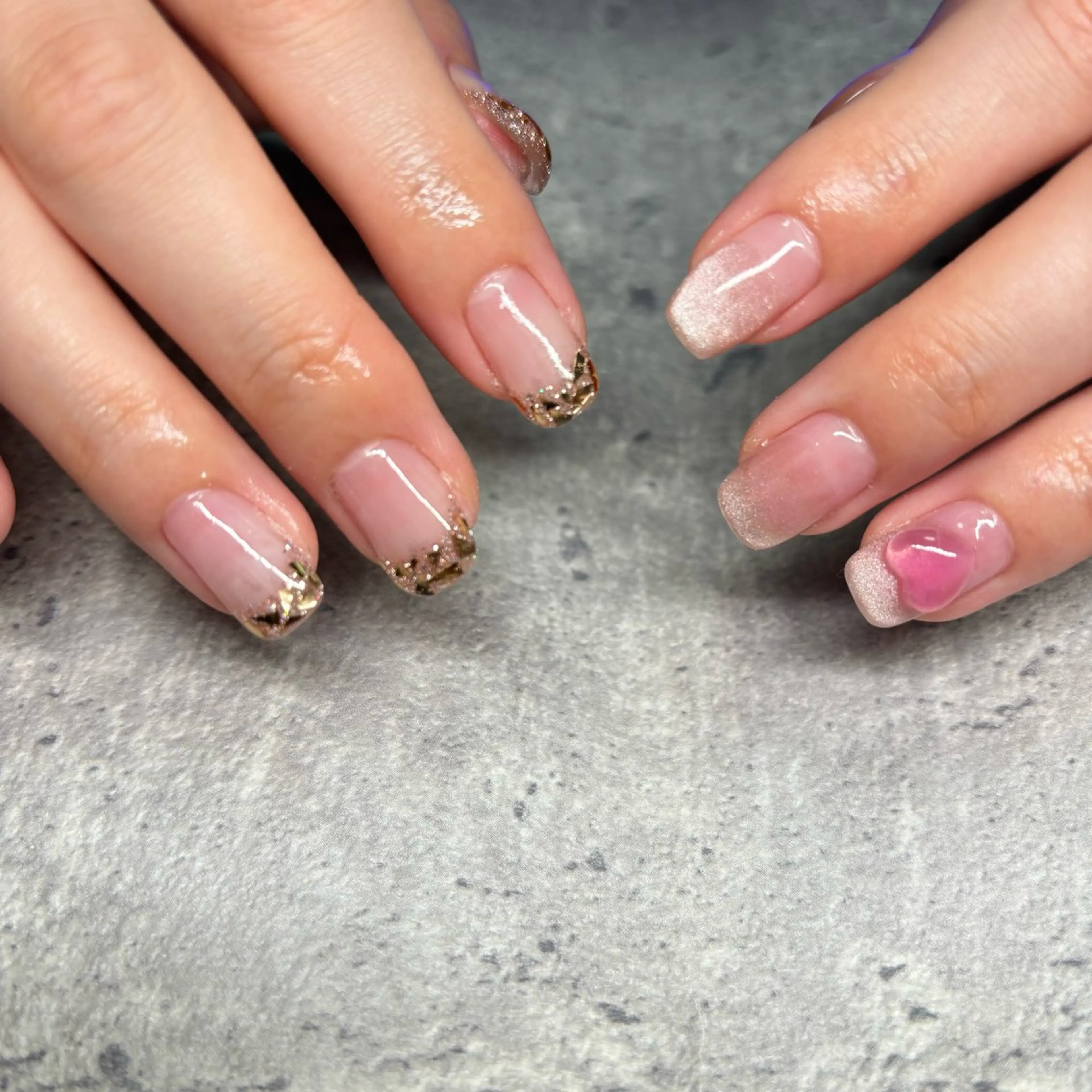 ネイル フレンチネイル ガラスフレンチ ハンドネイル RE💟N.NAIL ラテン系お姉さんのネイルデザイン