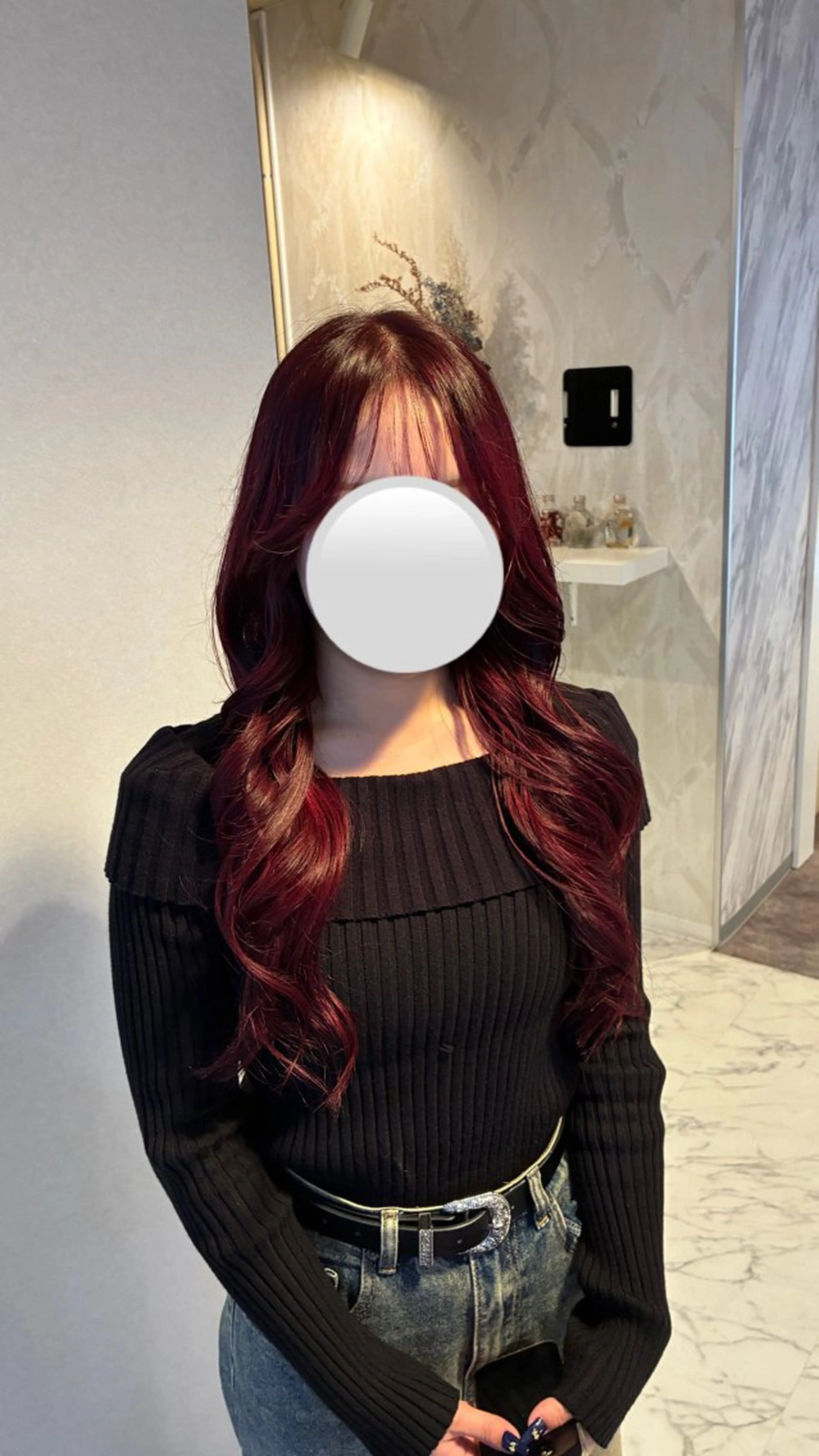 セミロング カラー レッドカラー 韓国風ヘア レイヤーカット ワンホンレイヤー ハナダ メイのヘアスタイル