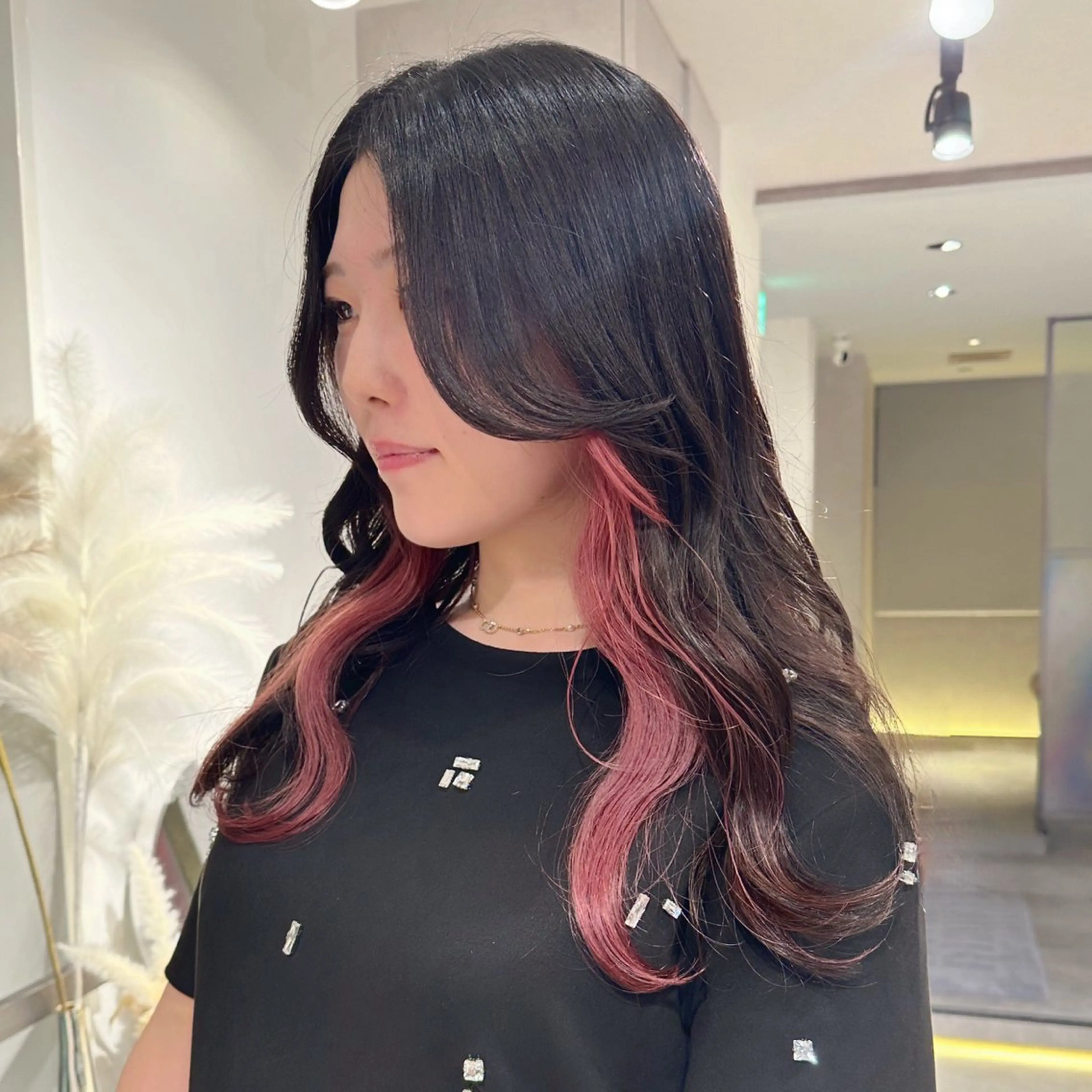 ロング カラー ヘアアレンジ ブリーチ ピンクカラー GO TODAY SHARE SALON 原宿本店所属・ブリーチ/ハイトーン 艶カラー/ユリナのヘアスタイル