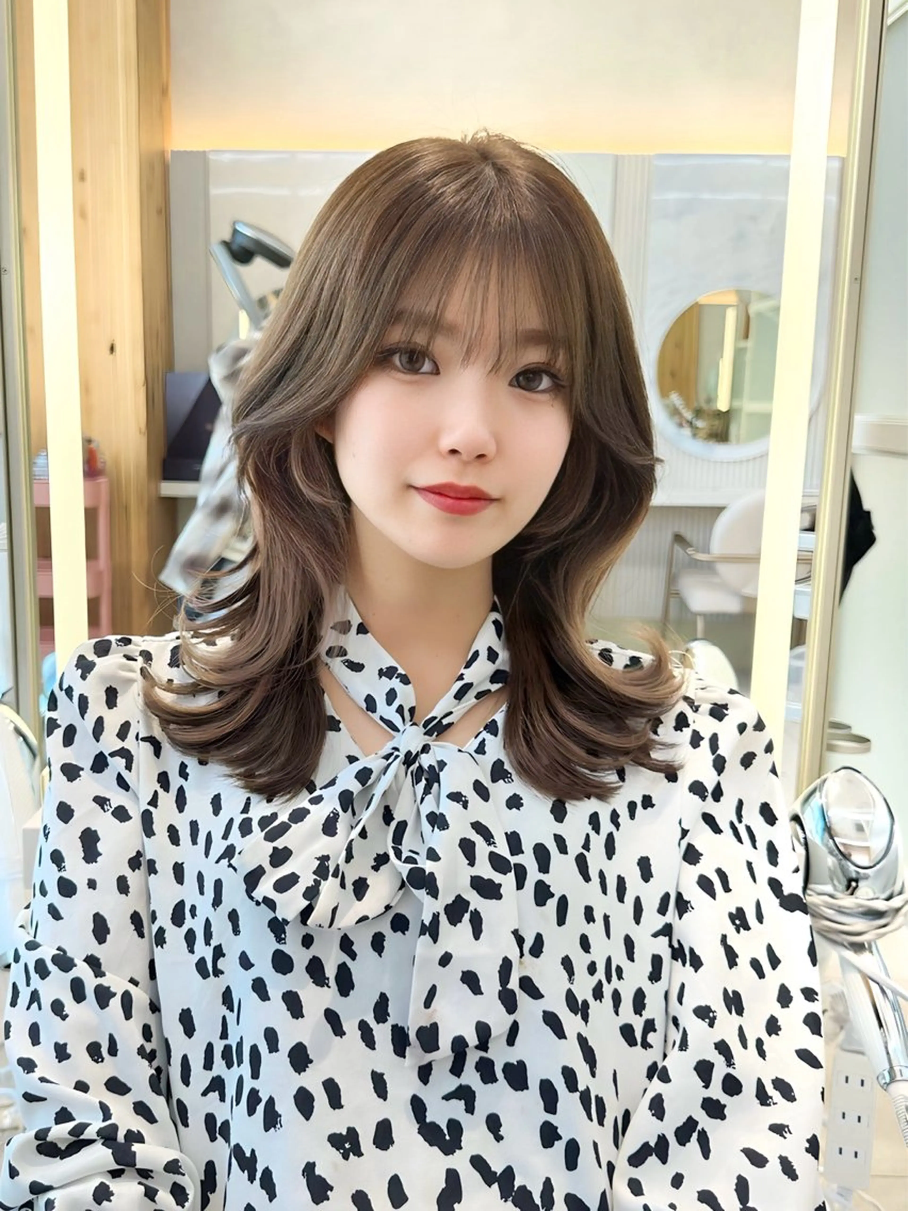 ミディアム カラー くびれヘア レイヤーカット カット ヘアカラー トリートメント 顔周り特化/韓国ヘア /レイヤー/吉野幸大のヘアスタイル