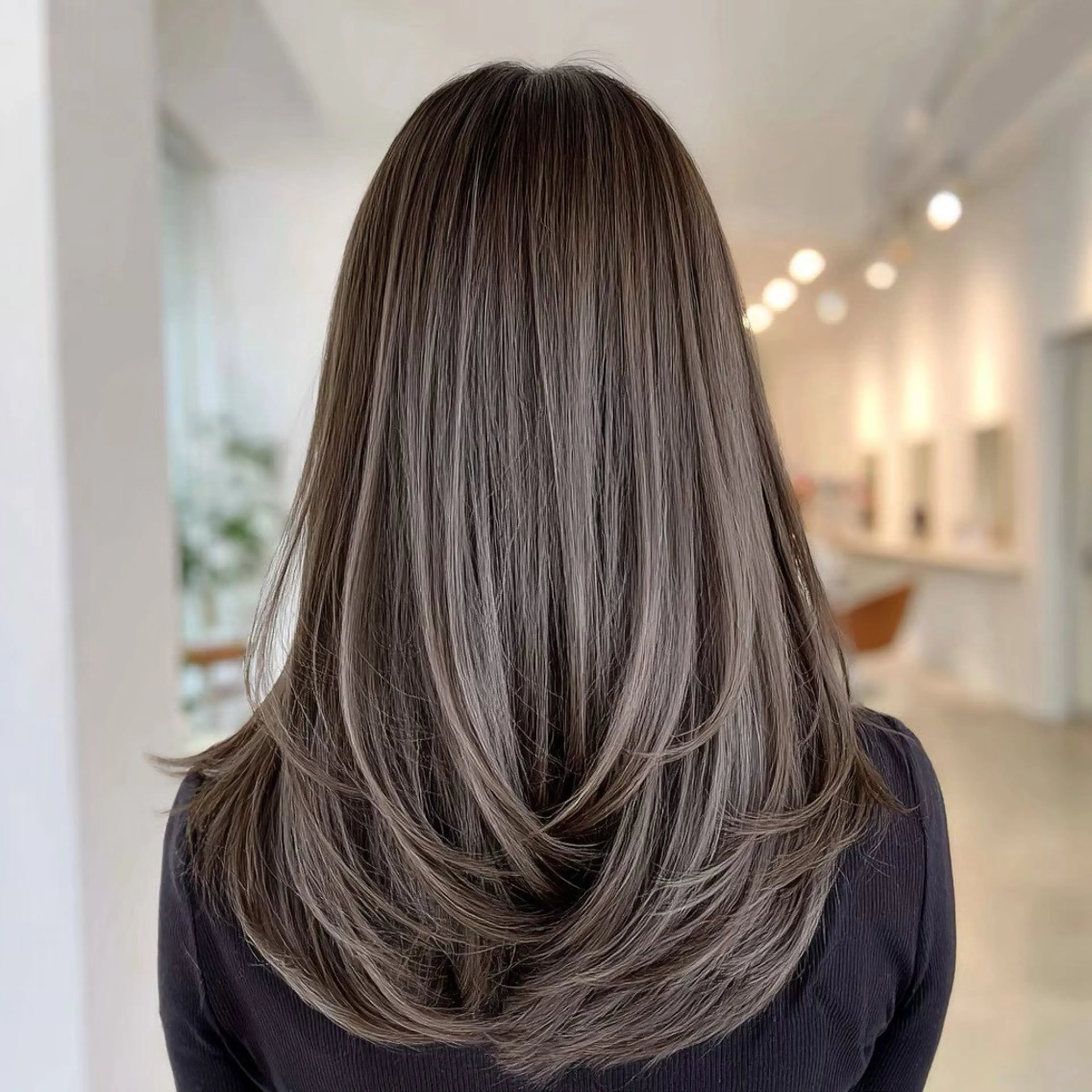 ロング カラー ブリーチ イルミナカラー ブリーチなしカラー 髪質改善 レイヤーカット カット ヘアカラー トリートメント 🌈髪質改善💕 縮毛矯正✨青木まで✨のヘアスタイル