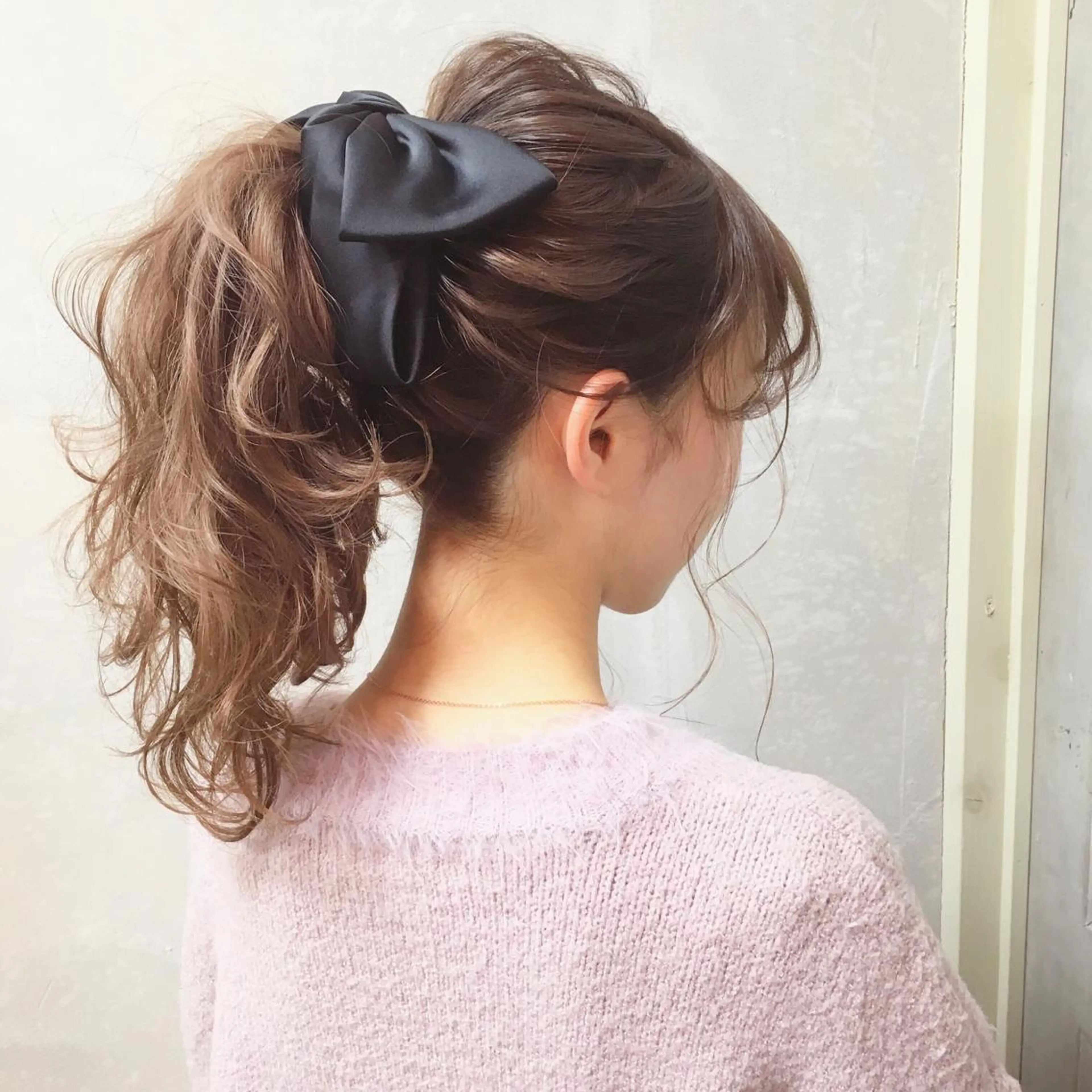 セミロング カラー ヘアアレンジ ポニーテール ベージュカラー ココアベージュ autre所属・大久保 ひでなりのヘアスタイル