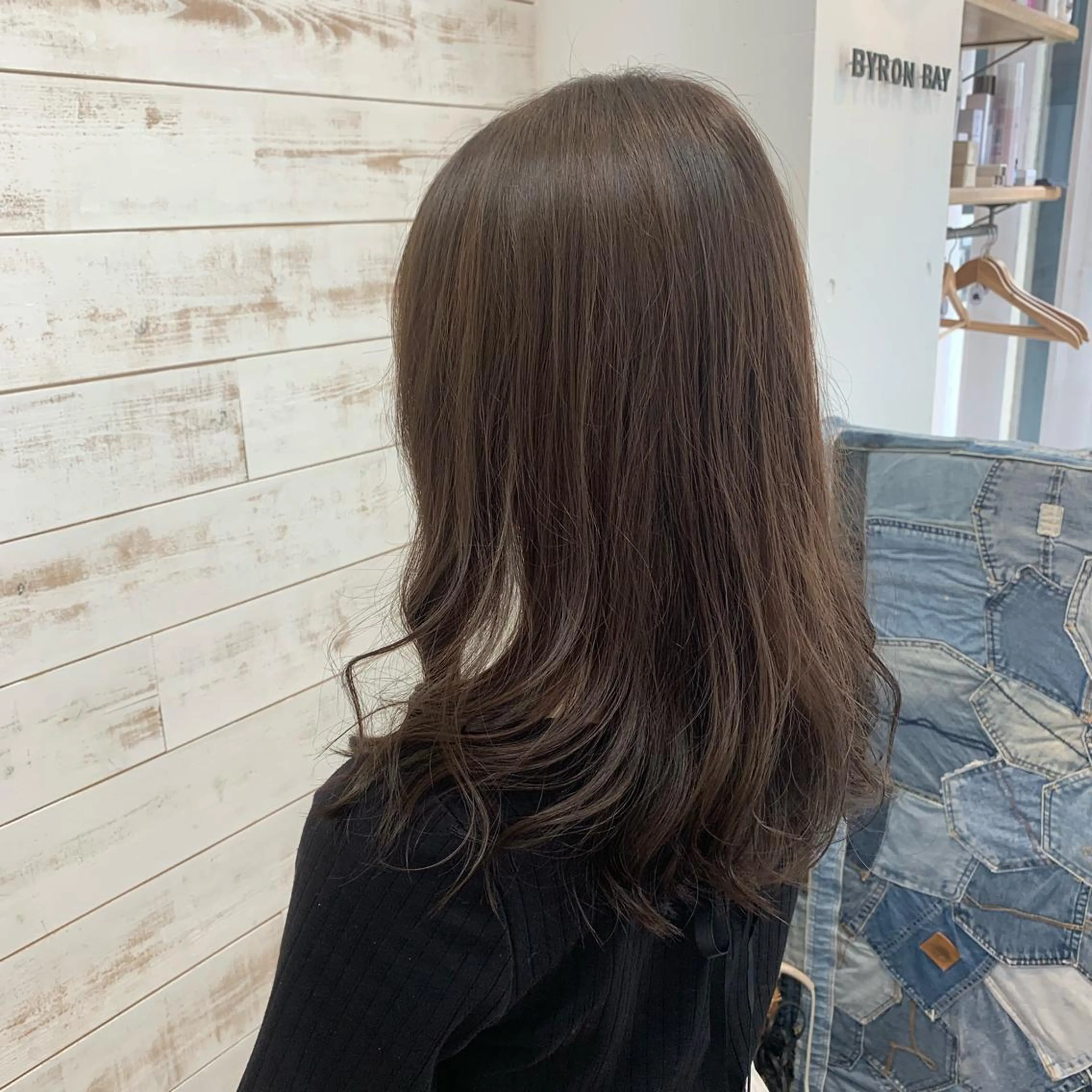 ミディアム ヘアカラー トリートメント 二狼 (じろう)のヘアスタイル