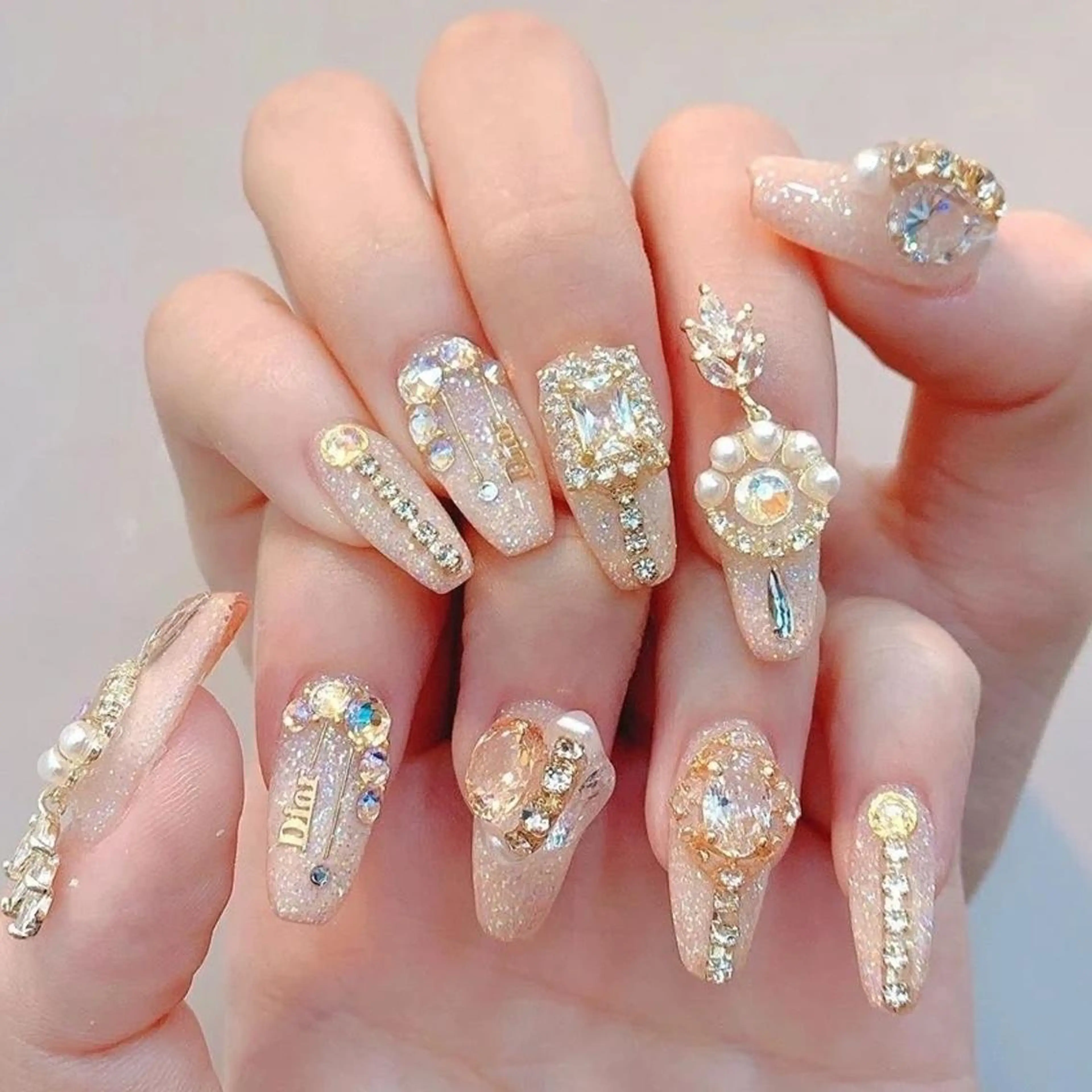 ネイル セミロング ネイリストゆか💅 長さだし、深爪矯正のネイルデザイン