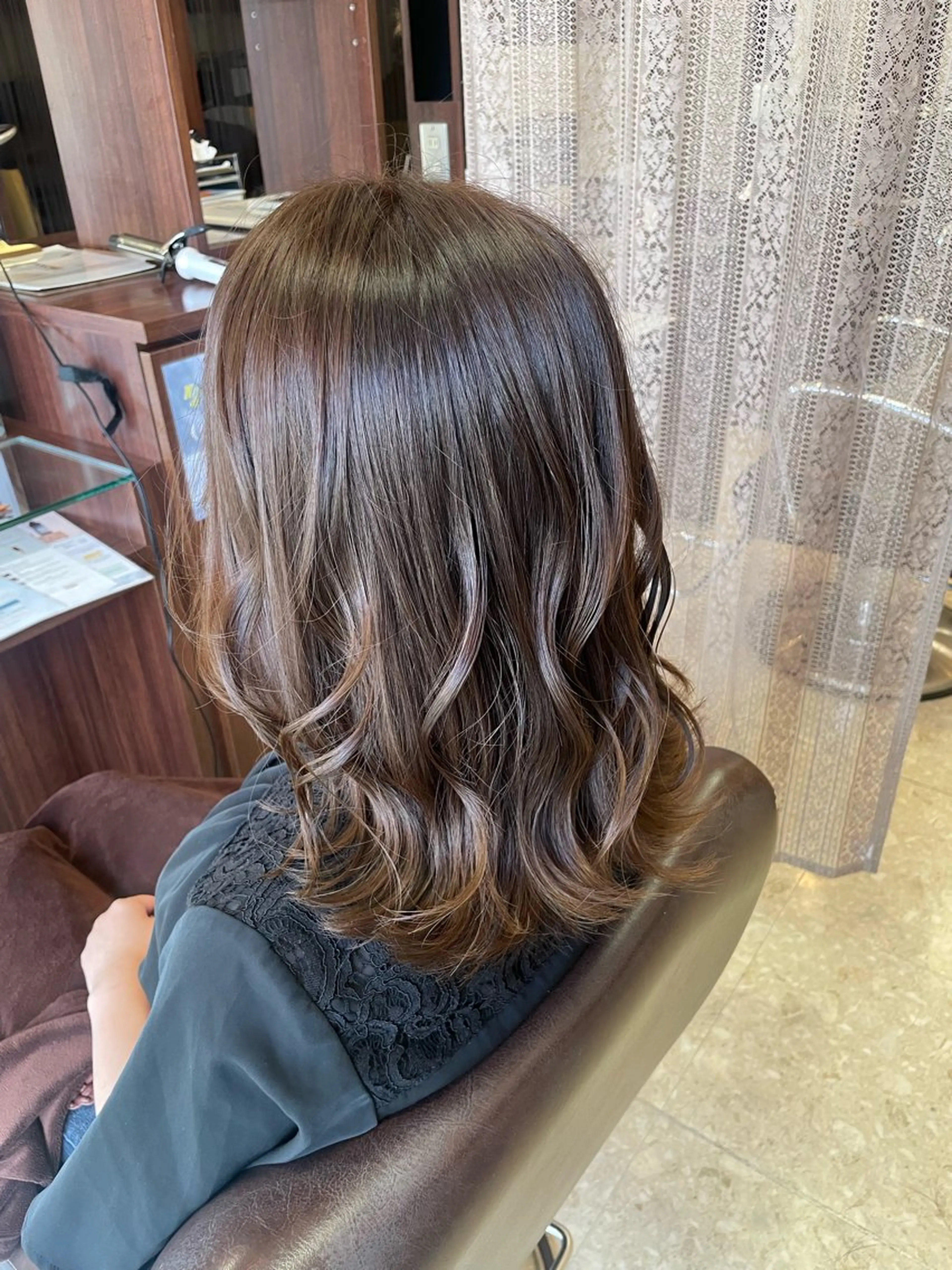 セミロング 佐藤 由依/透明感カラーのヘアスタイル