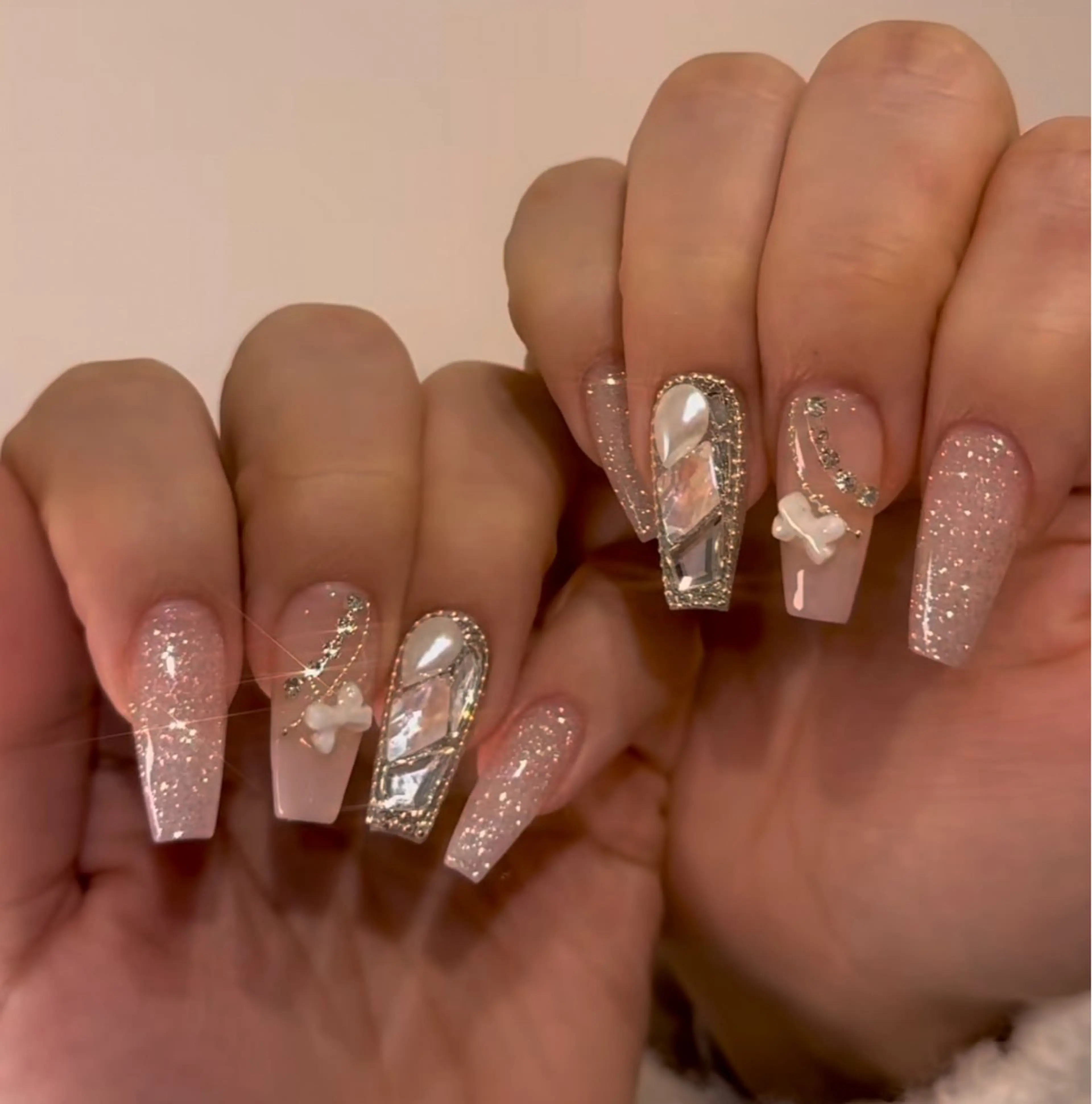 ネイル フレンチネイル ジェルネイル ガラスフレンチ ハロウィン ハート H.baby Nail Salonのネイルデザイン