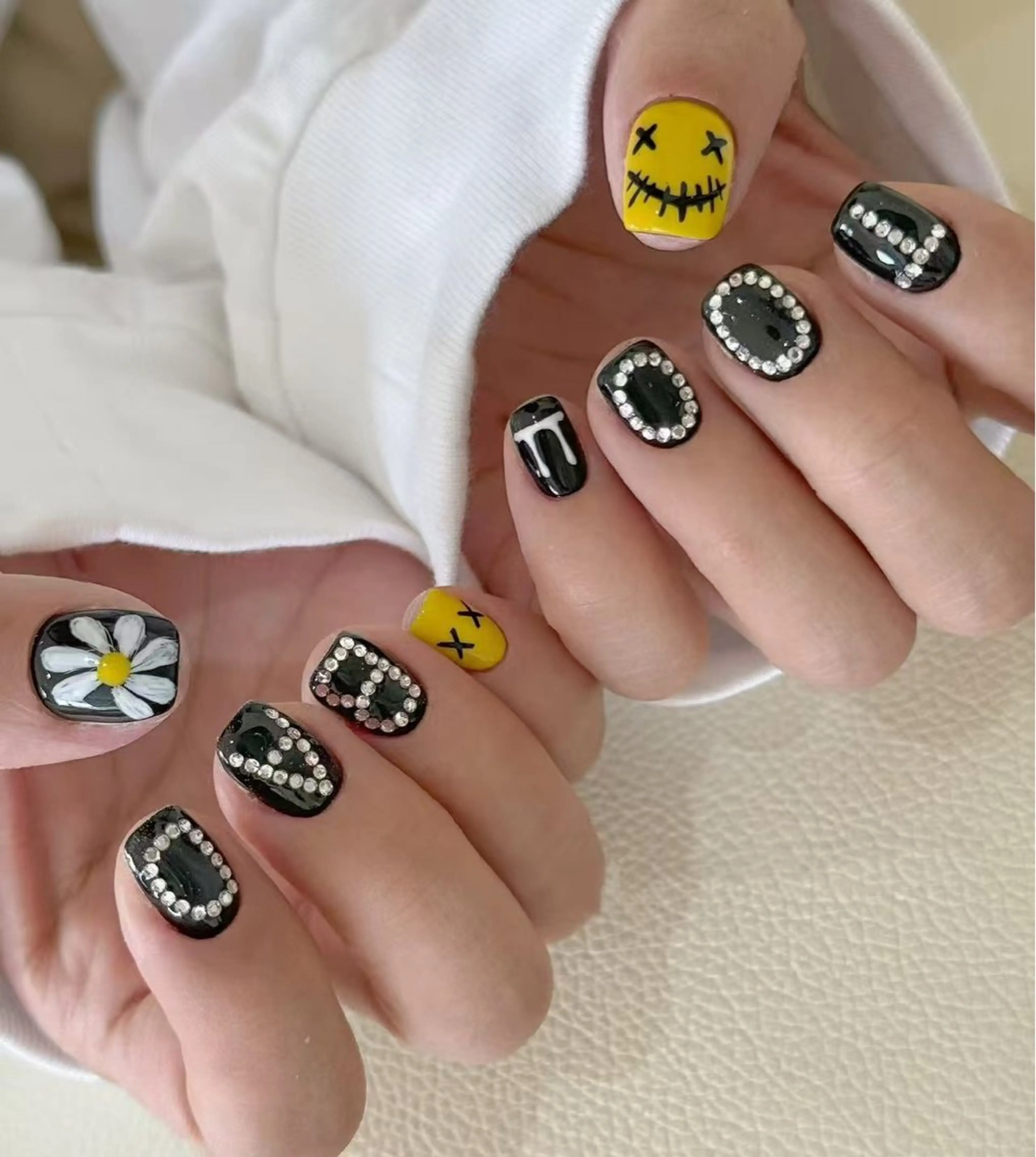 ネイル オーロラネイル フラワーネイル フットネイル フレンチネイル ジェルネイル ハンドネイル BabyYouMi ねねのネイルデザイン