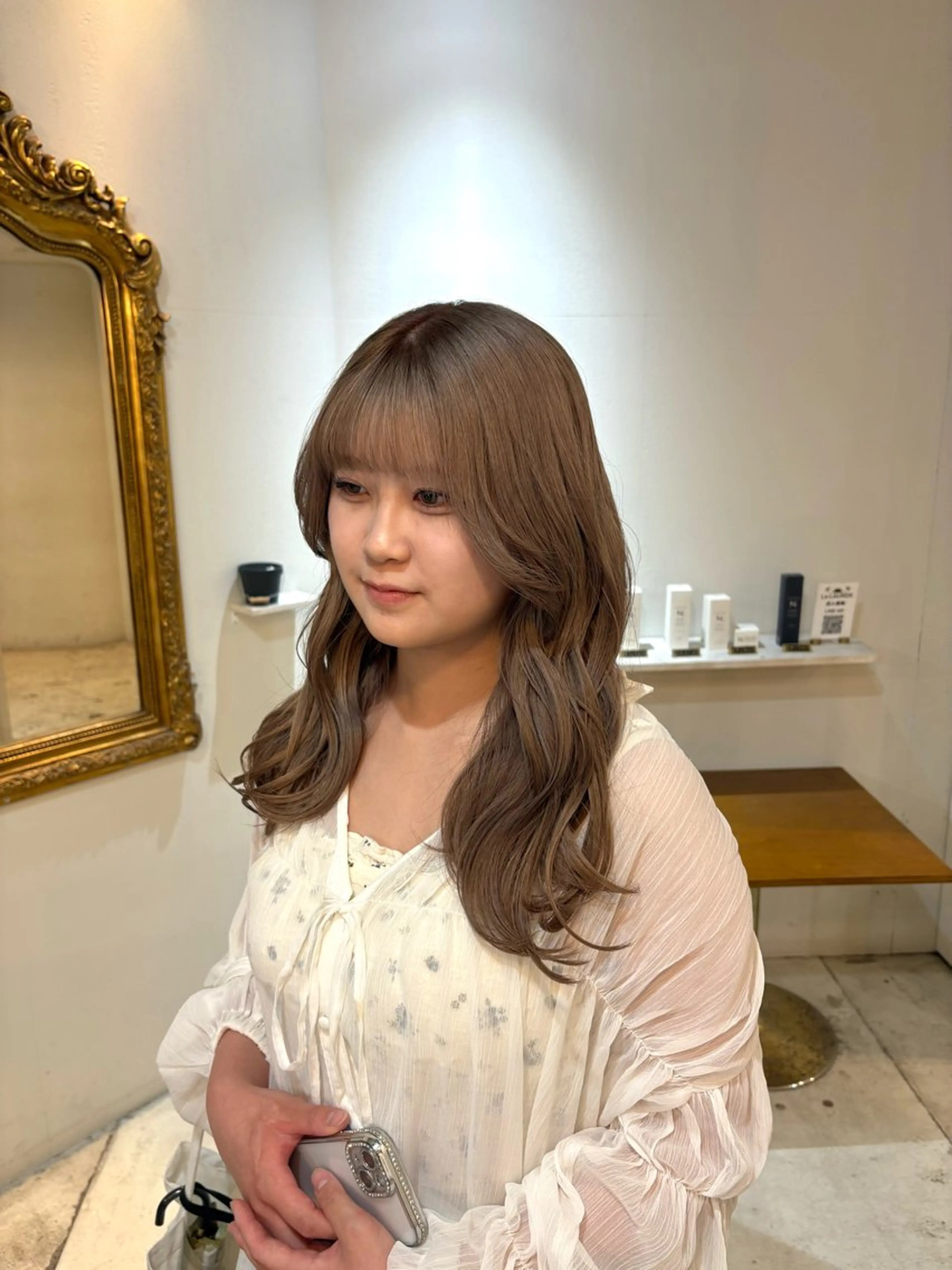 セミロング 🩶ハイトーン🖤 URARAのヘアスタイル