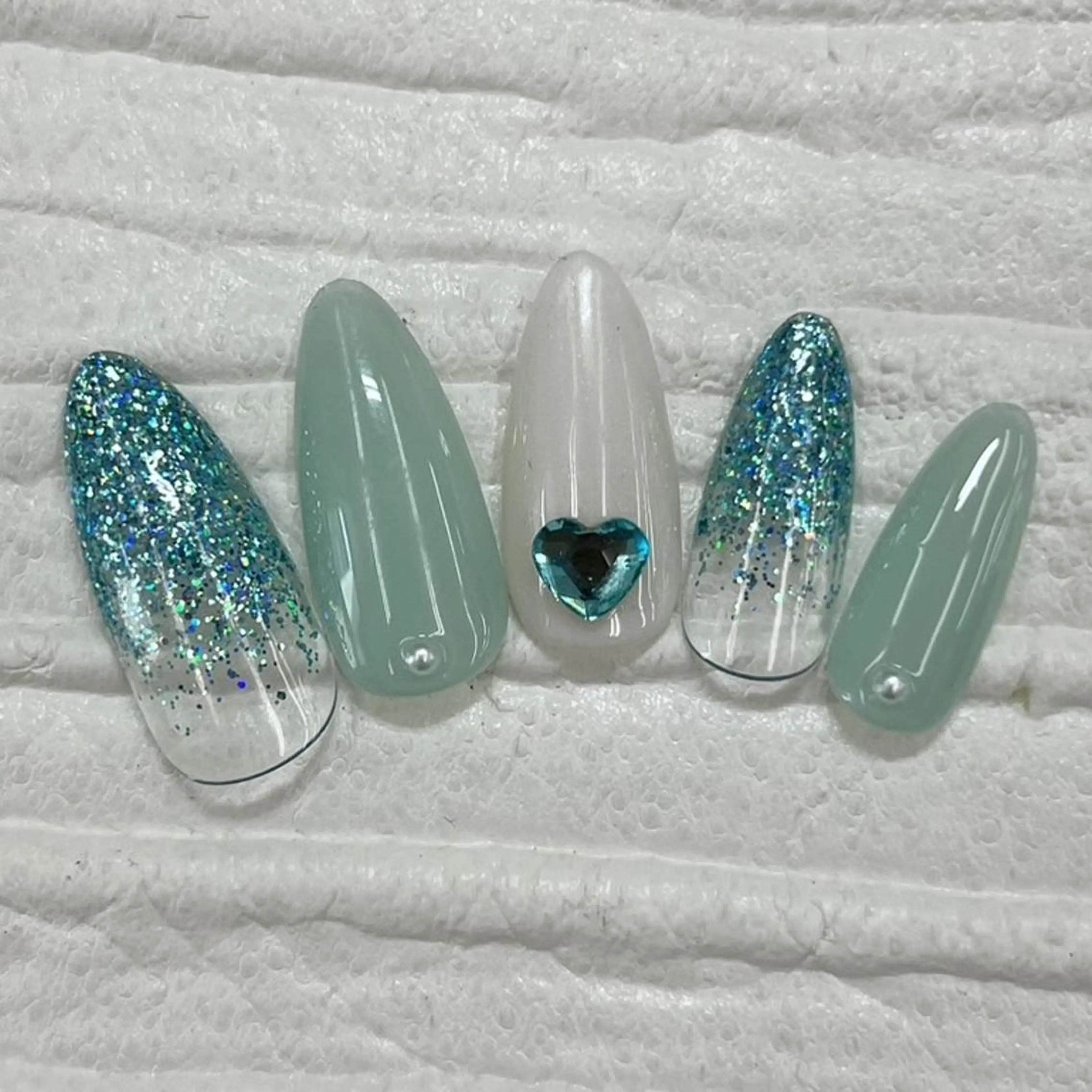 ネイル Nail salon Honey Beeのネイルデザイン