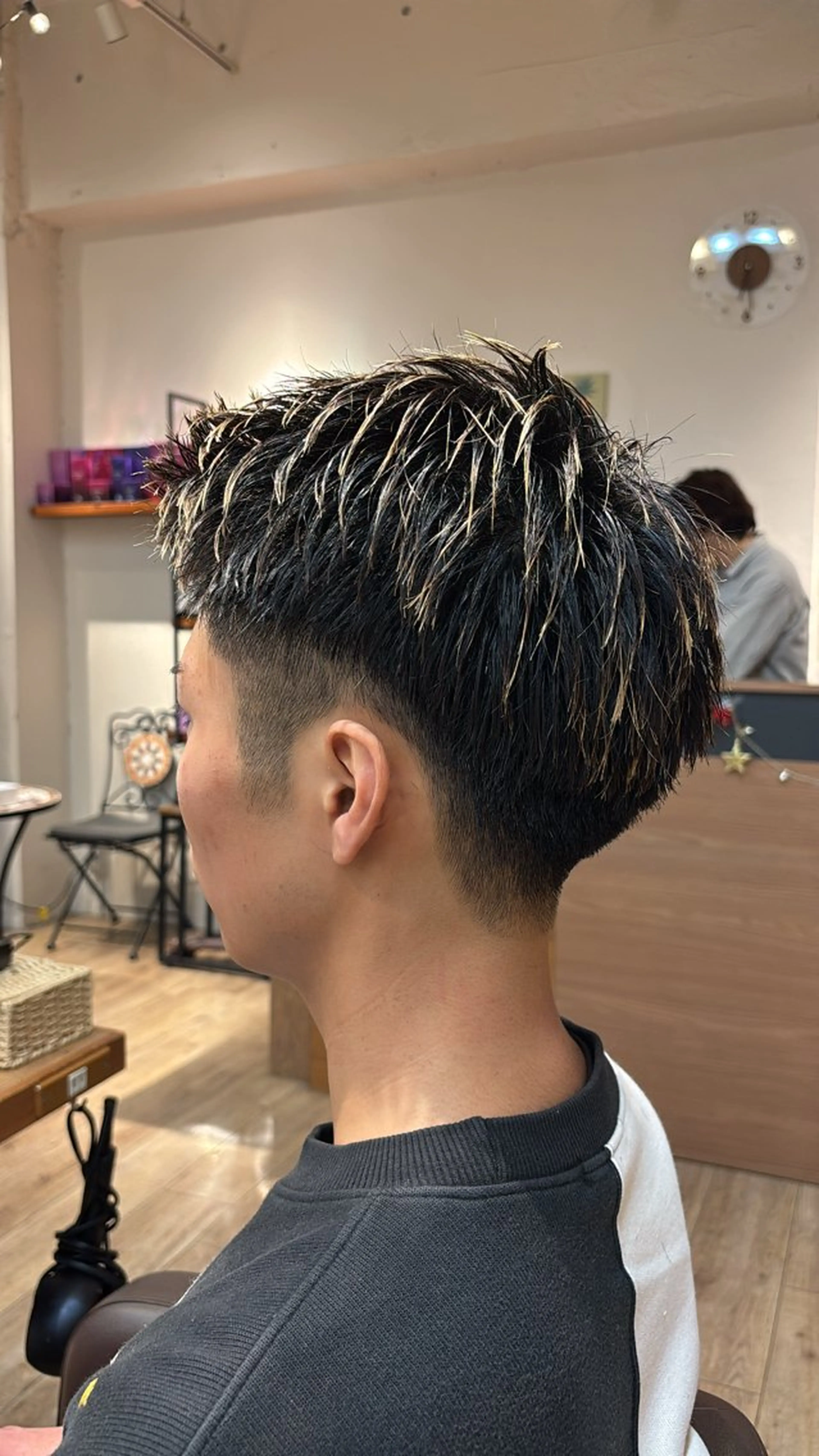 ショート メンズ カット 洛樹 /海外風ヘアー /フェード/パーマのヘアスタイル