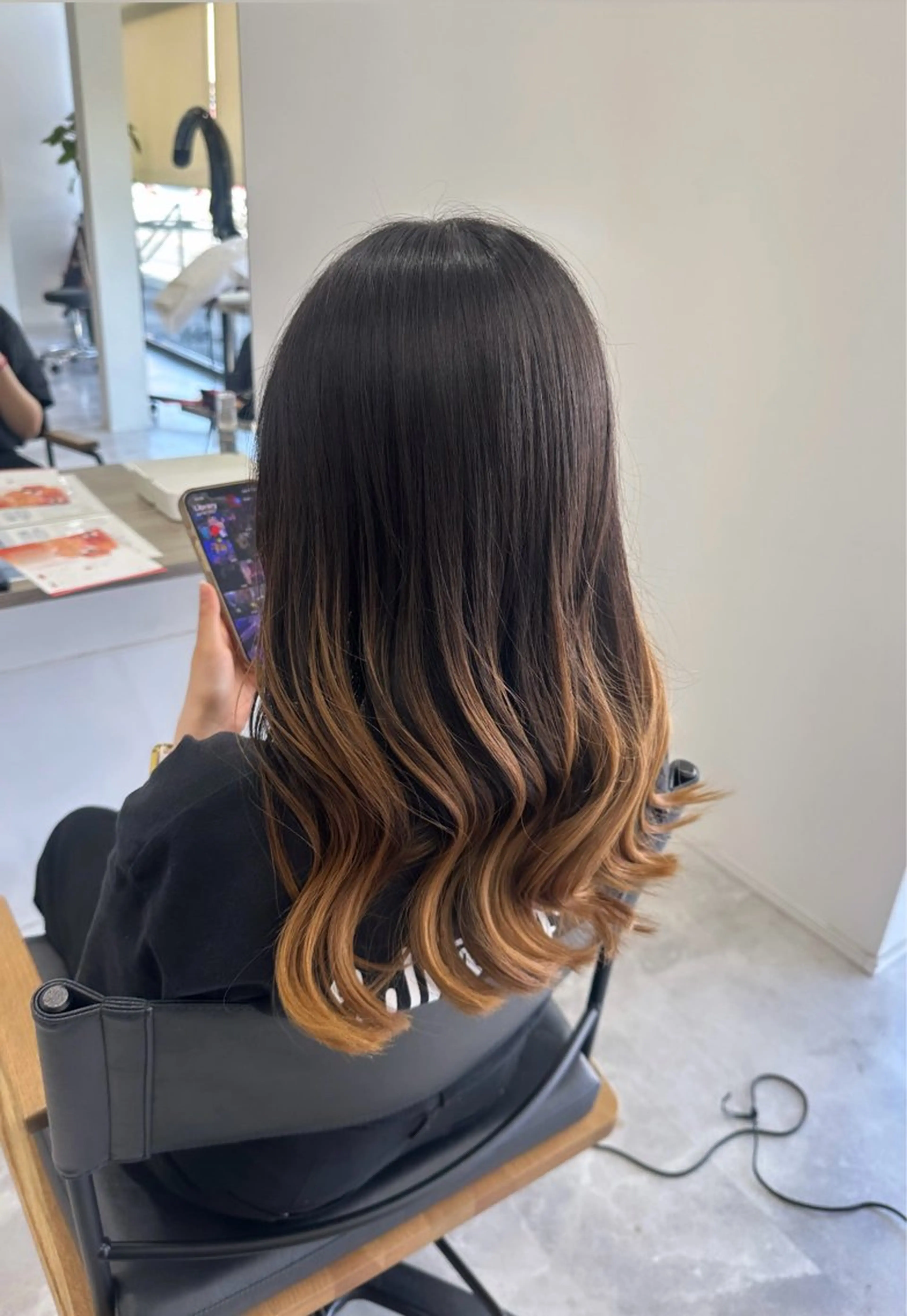 ミディアム カラー ヘアカラー トリートメント 𝑴𝒐𝒓𝒊‎‪ /髪質改善/艶髪🖤のヘアスタイル