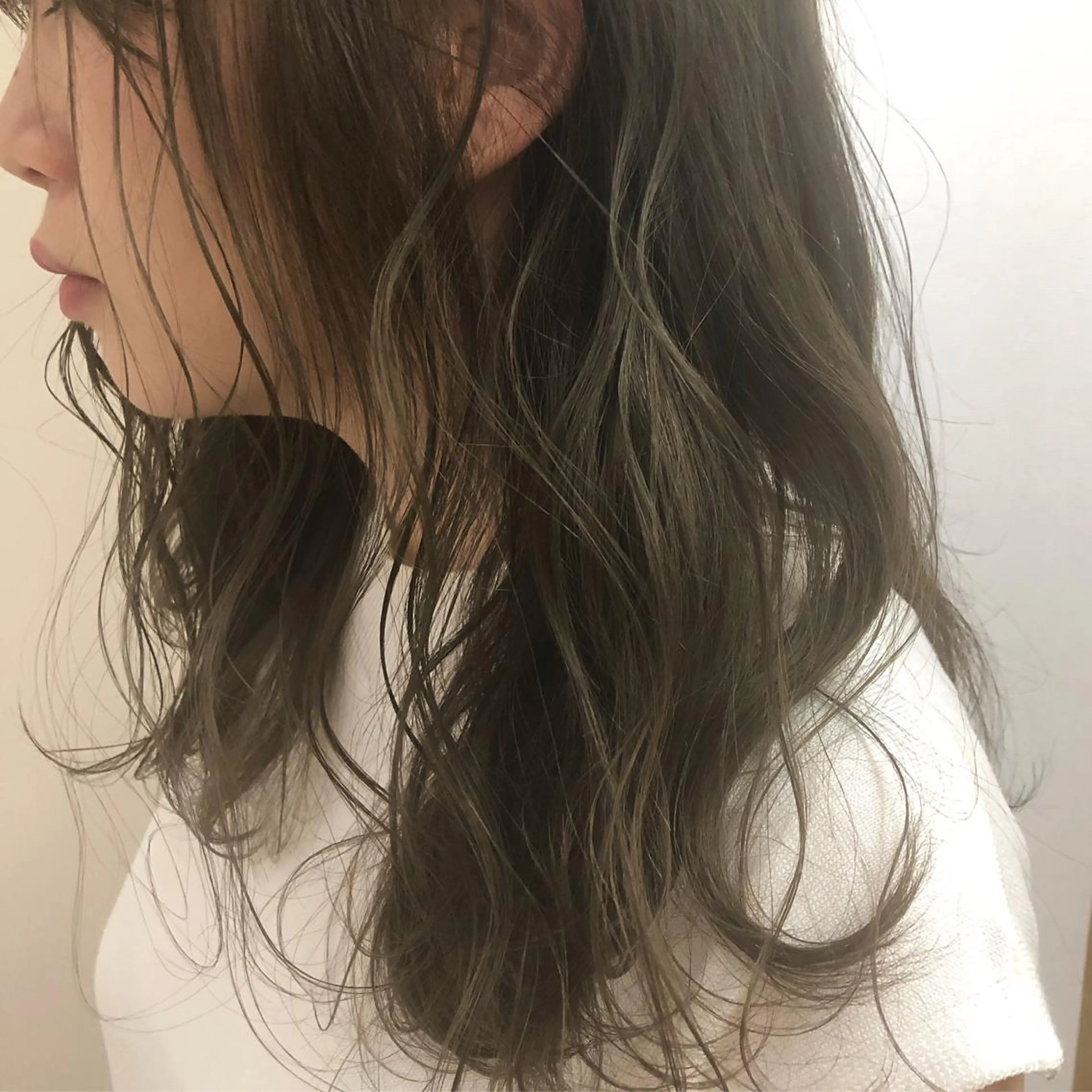 セミロング カラー ベージュカラー ハイライトカラー ハイライト 美容室Violet所属・伊藤 ひかりのヘアスタイル