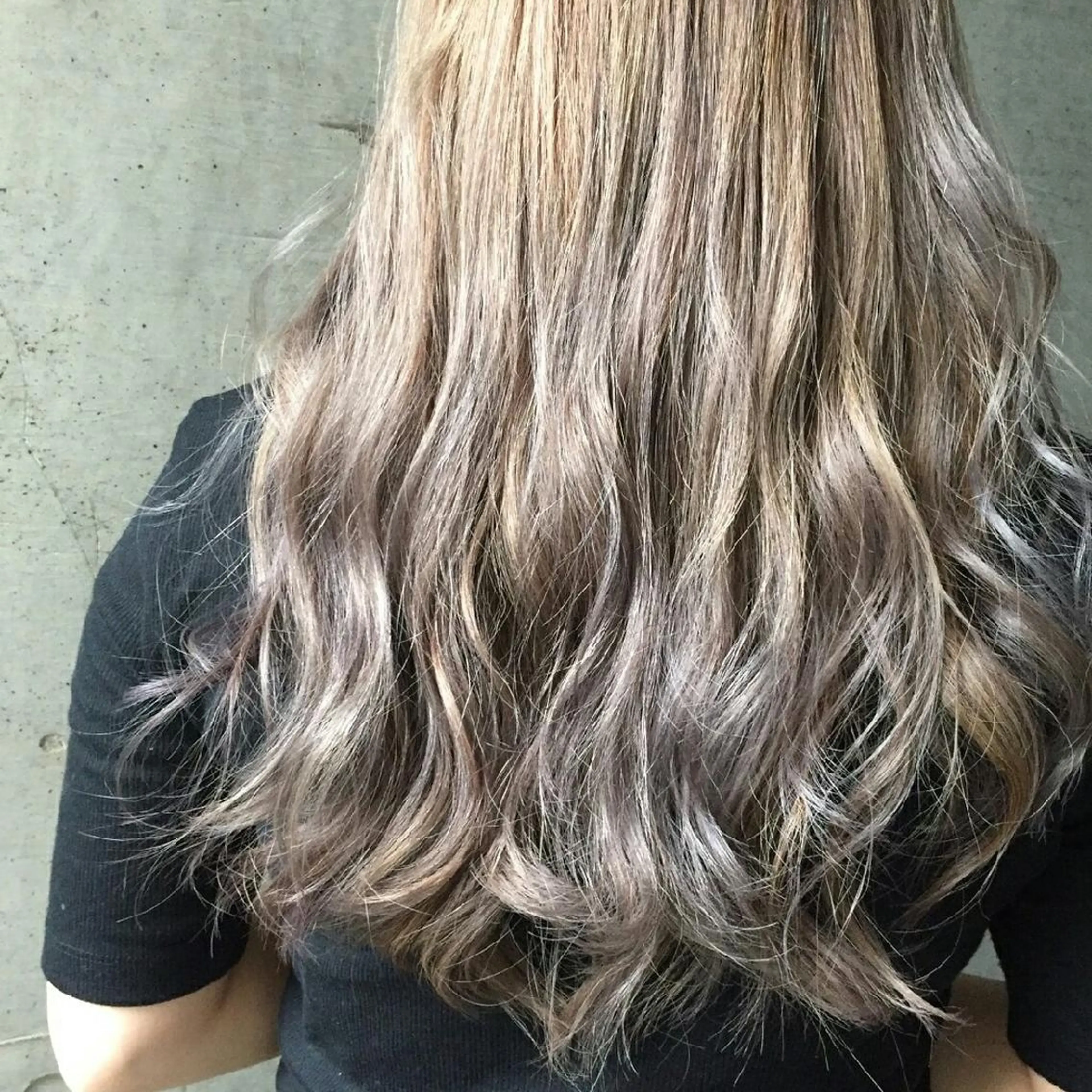 ロング カラー ベージュカラー ブリーチ グラデーションカラー バイオレットカラー 髪質改善/レイヤー ストウシンゴのヘアスタイル