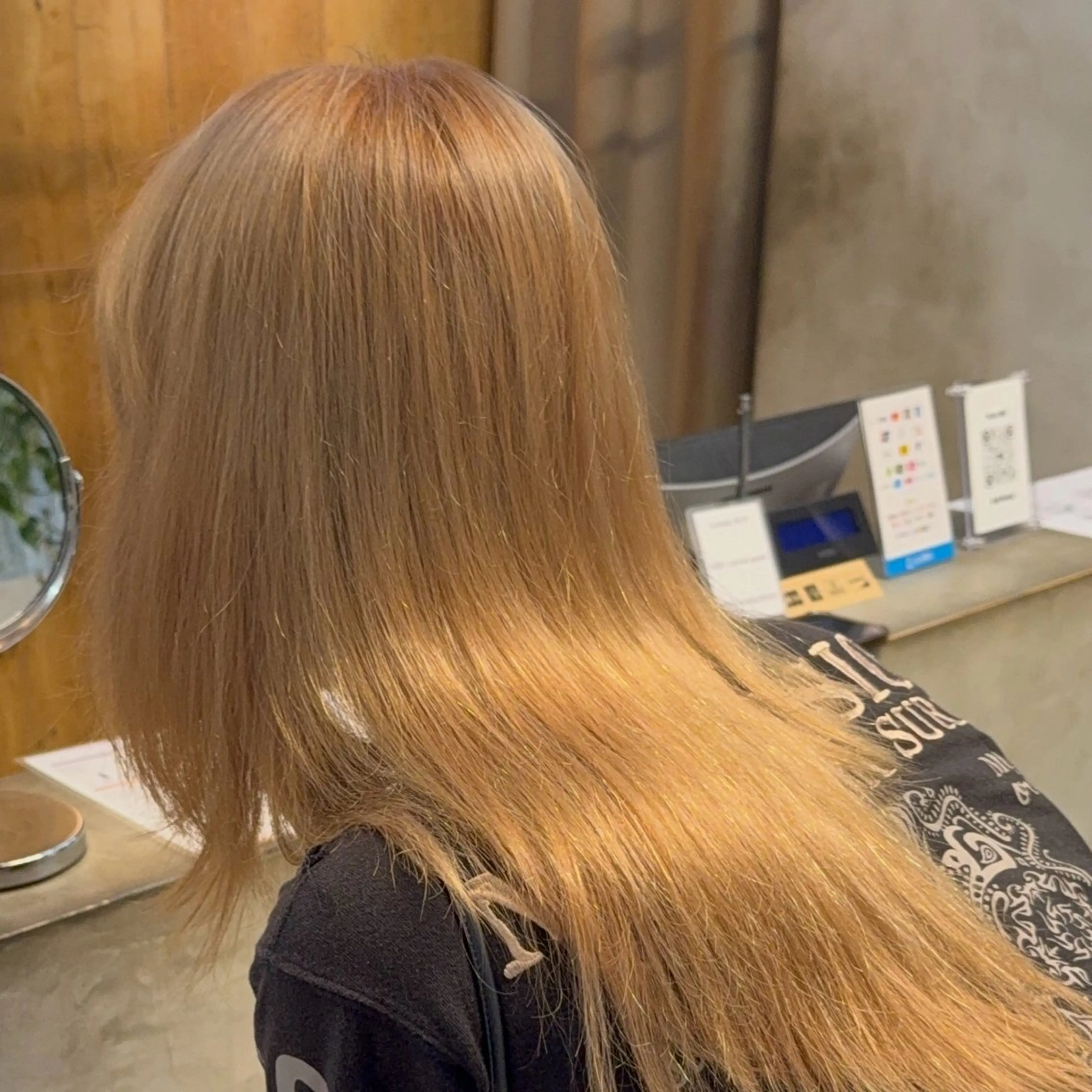 ロング カラー ヘアカラー トリートメント Lomalia もえかのヘアスタイル