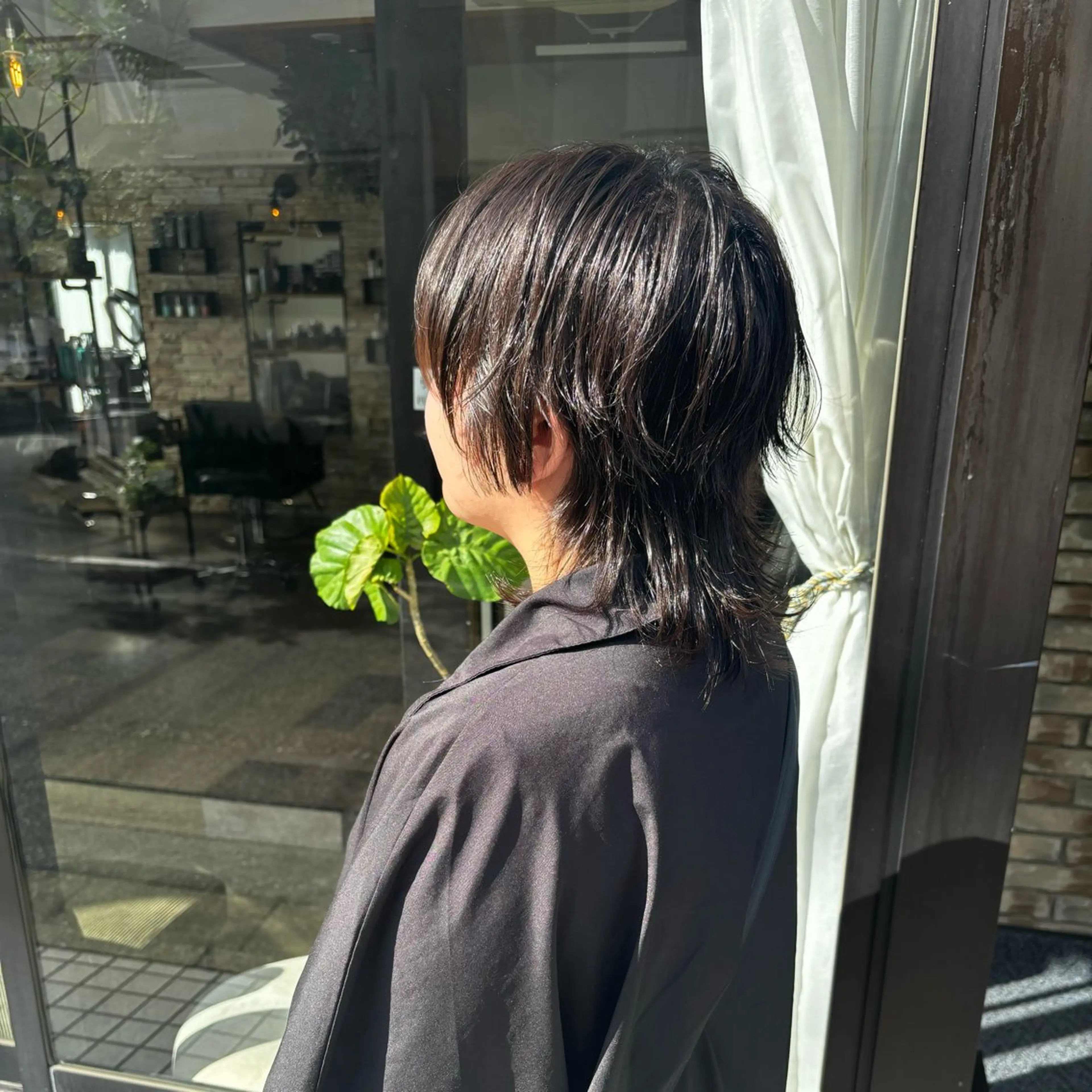 ミディアム 外ハネヘア ウルフカット カット 🍒サクラ🍒 /透明感カラー/艶髪のヘアスタイル