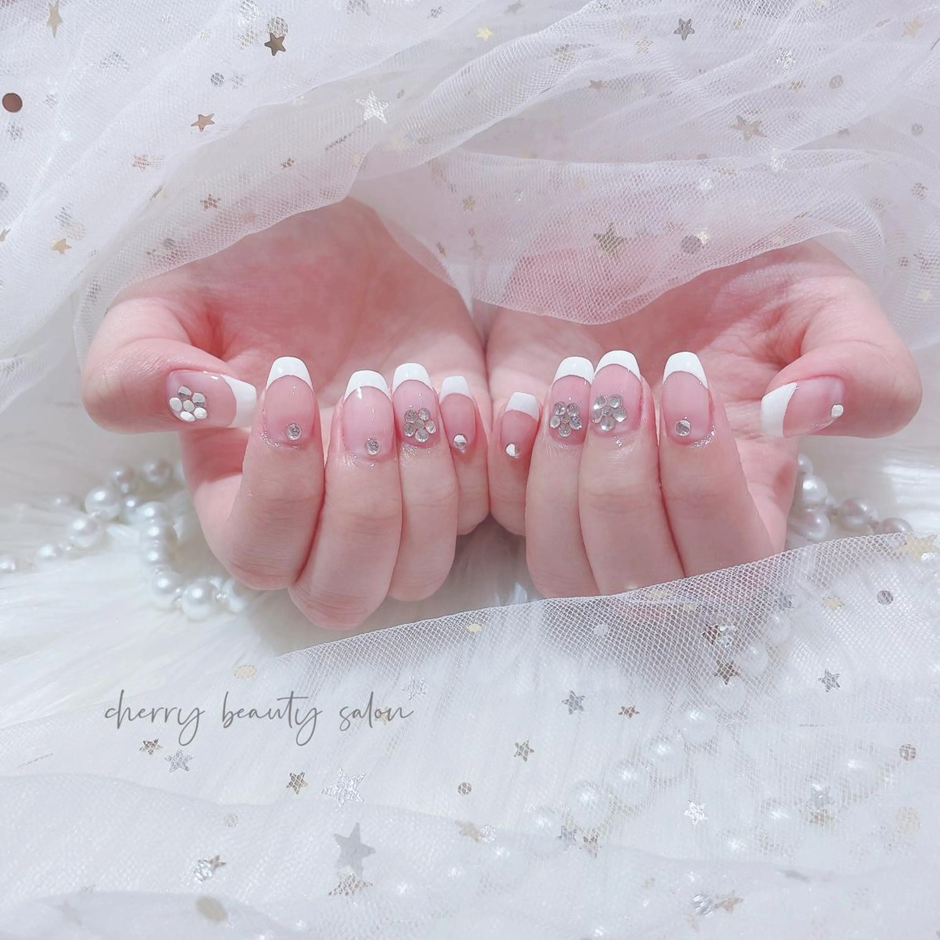 ミディアム ネイル SAKURA 🍒のネイルデザイン